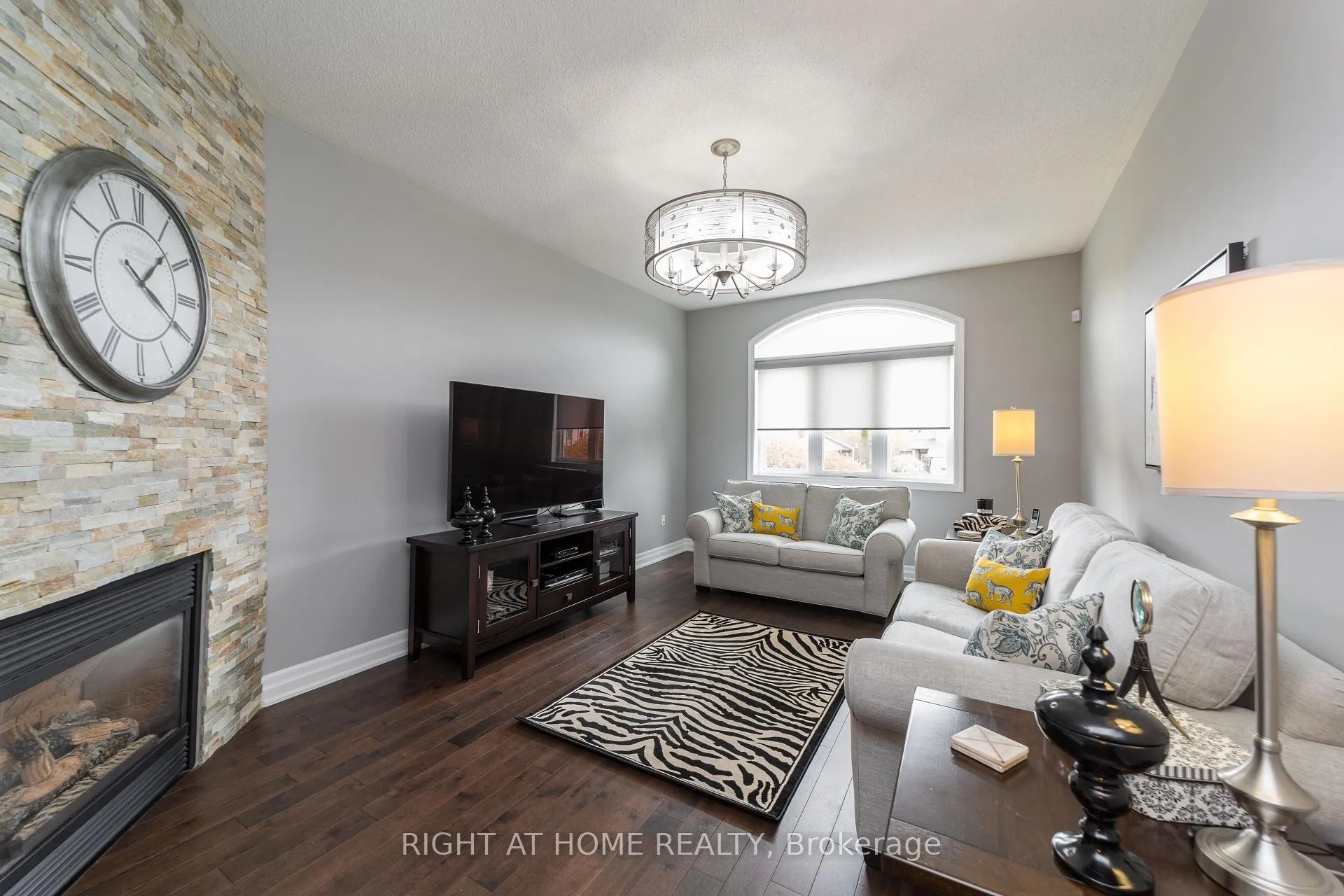 Photo 23 of 53 Primeau Drive, Aurora, Aurora Grove — HOMEH