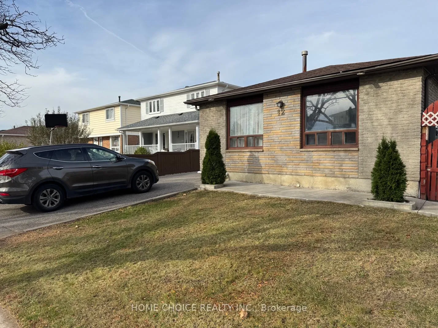 Photo 2 of 12 sultan pool Drive E, Etobicoke, West Humber-Clairville — HOMEH