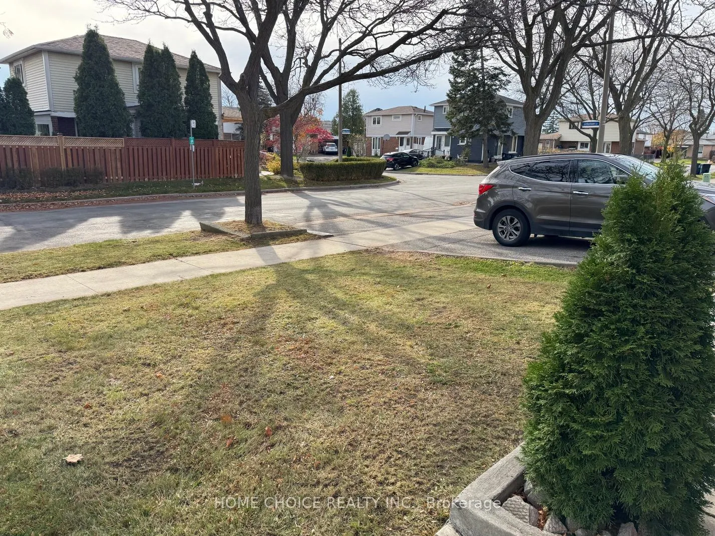 Photo 39 of 12 sultan pool Drive E, Etobicoke, West Humber-Clairville — HOMEH