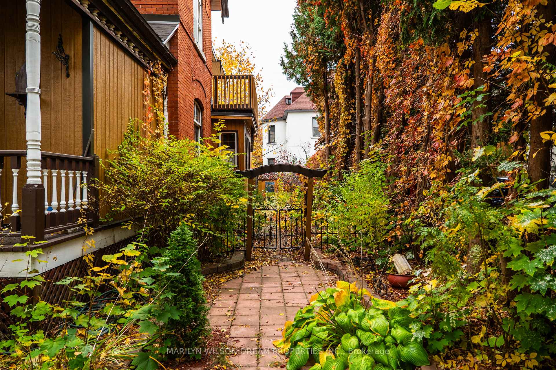 Photo 3 of 328 Stewart Street, Ottawa, Sandy Hill — HOMEH