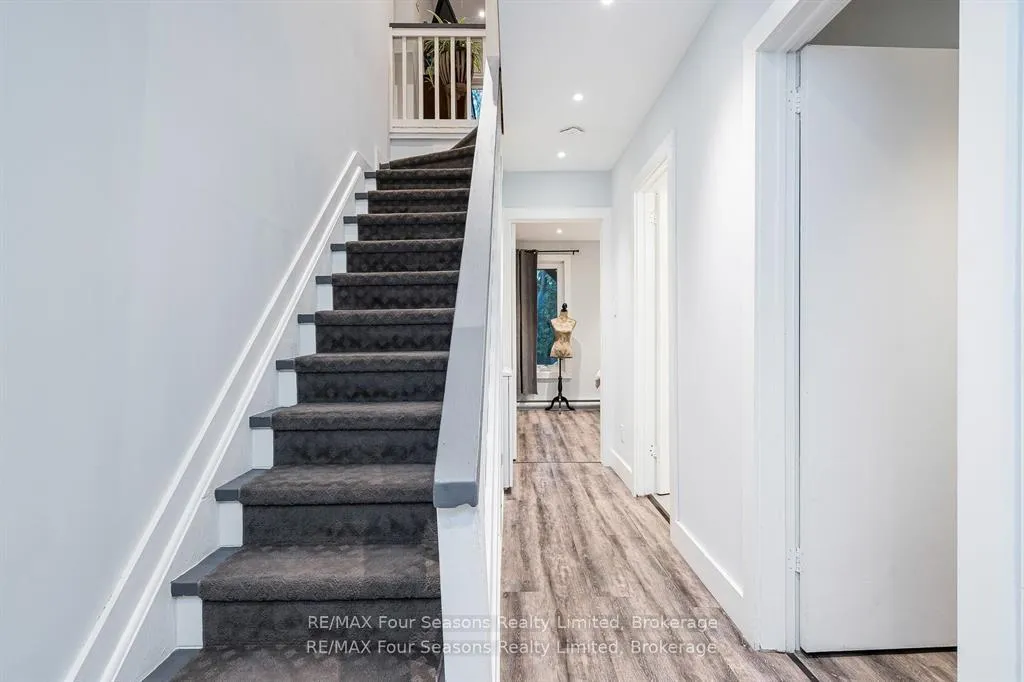 Photo 3 of Unit 326, 5 Dawson Drive, Collingwood — HOMEH