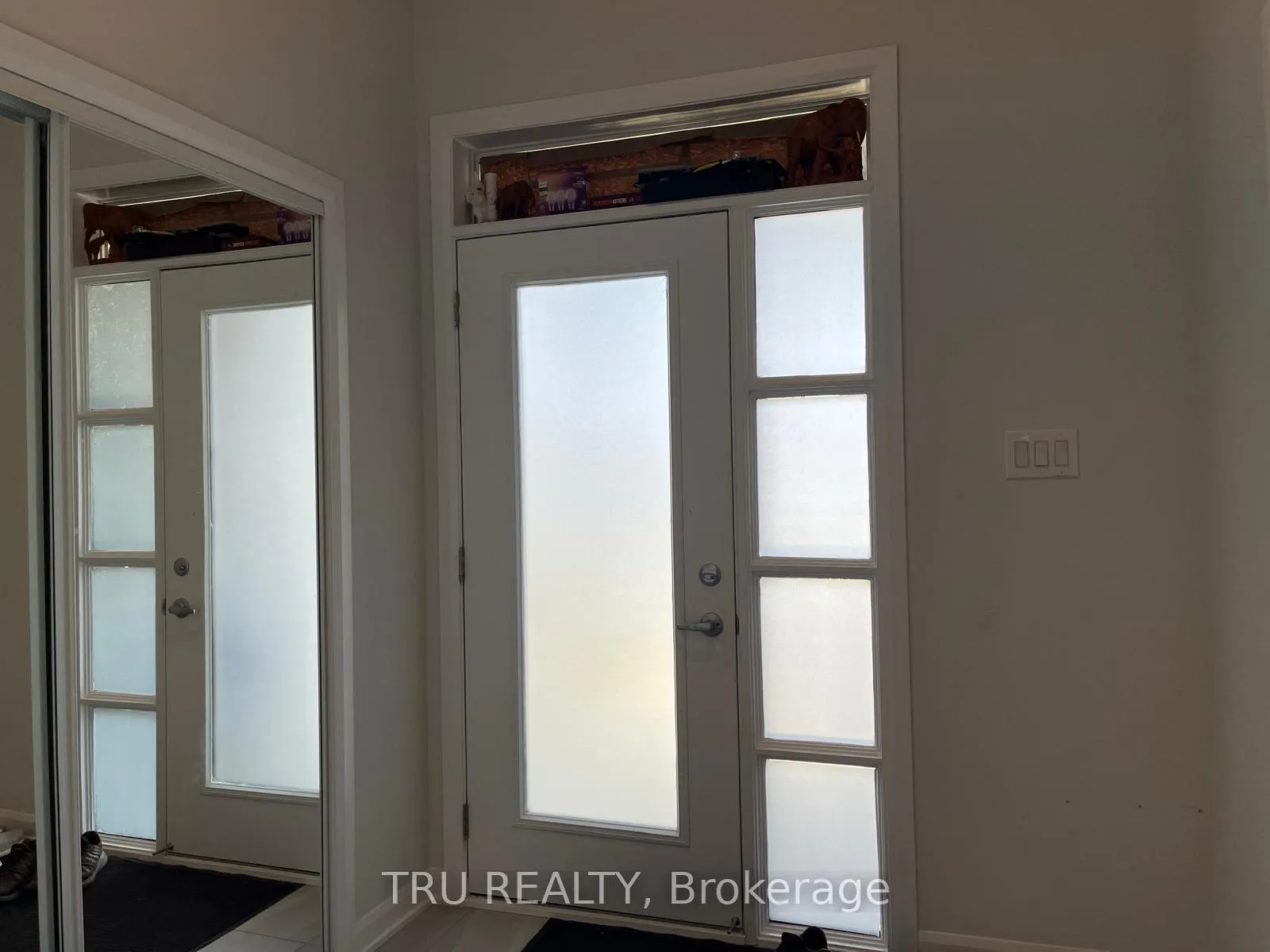 Photo 4 of 919 Athenry Court, Ottawa, Barrhaven - Half Moon Bay — HOMEH