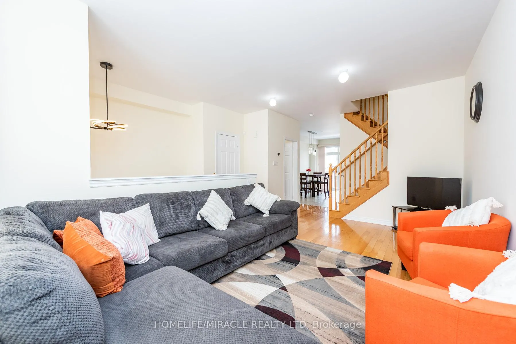 Photo 9 of 84 Rockman Crescent, Brampton, Northwest Brampton — HOMEH