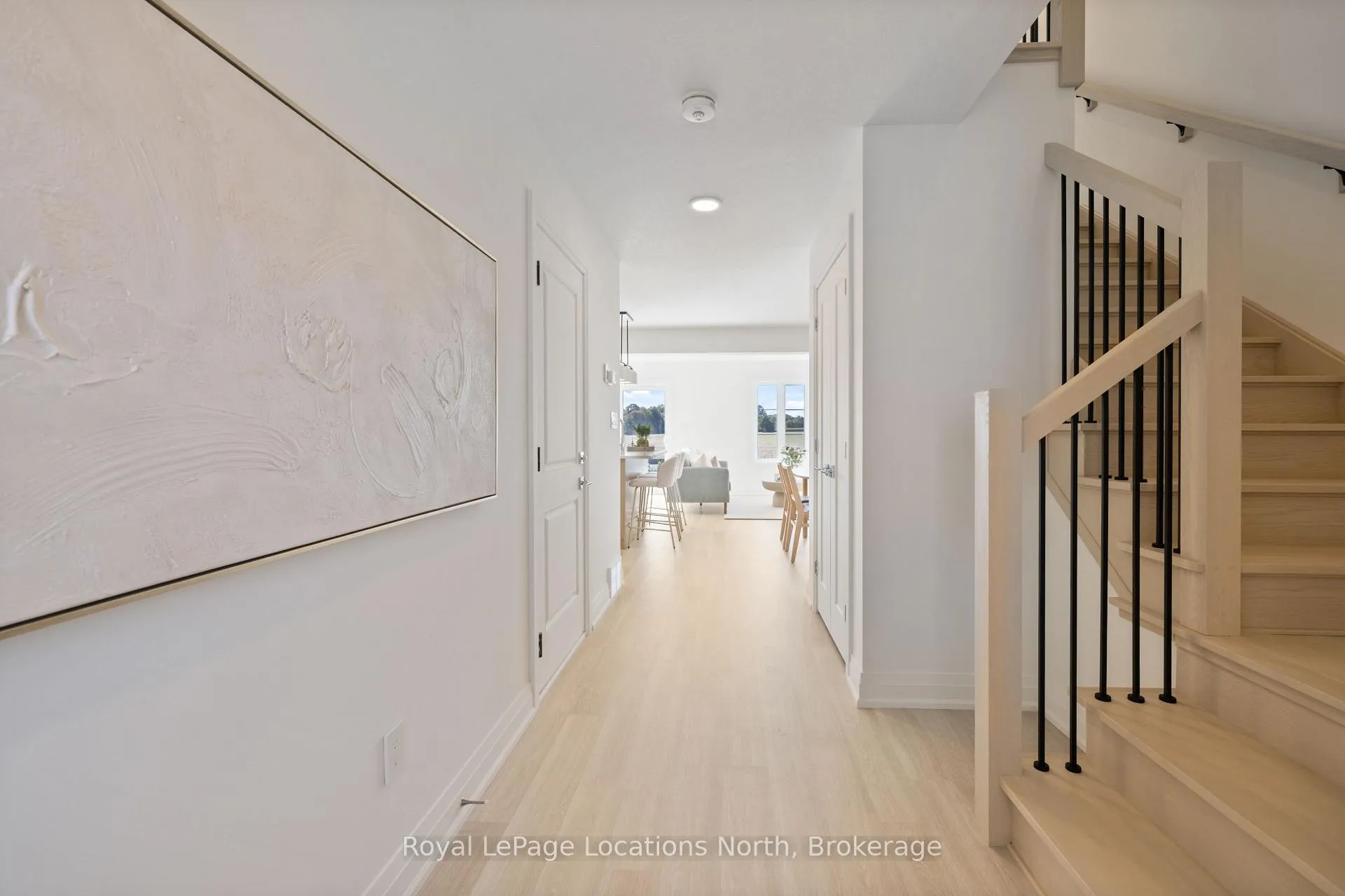 Photo 6 of 28 Swain Crescent, Collingwood — HOMEH