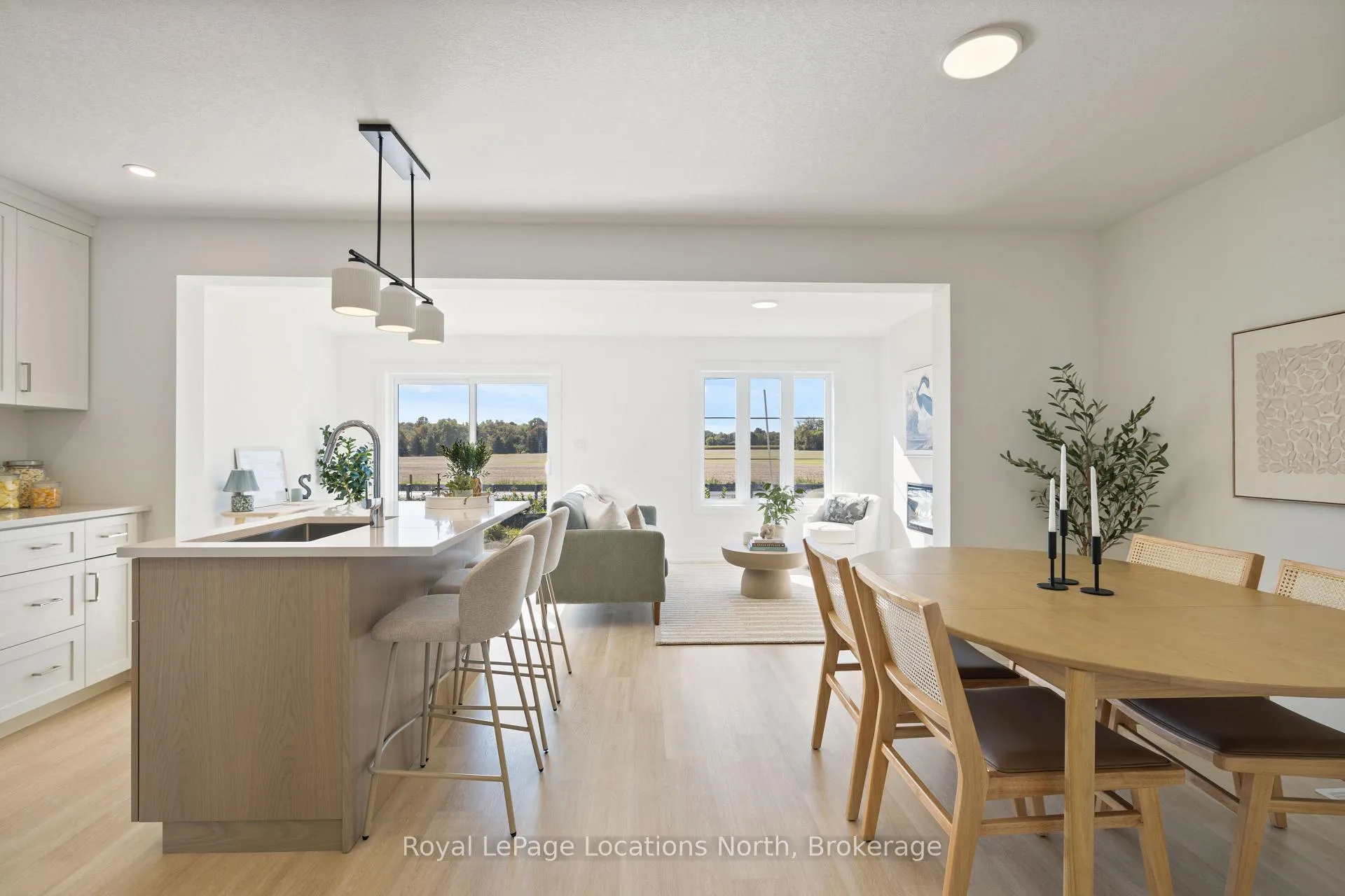 Photo 8 of 28 Swain Crescent, Collingwood — HOMEH