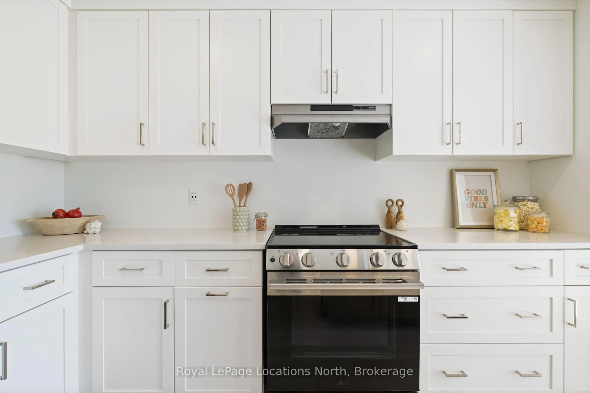Photo 14 of 28 Swain Crescent, Collingwood — HOMEH