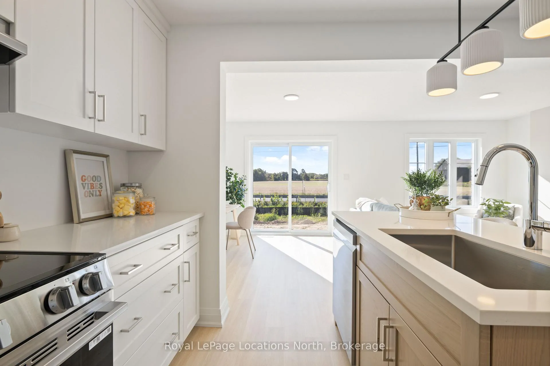 Photo 15 of 28 Swain Crescent, Collingwood — HOMEH