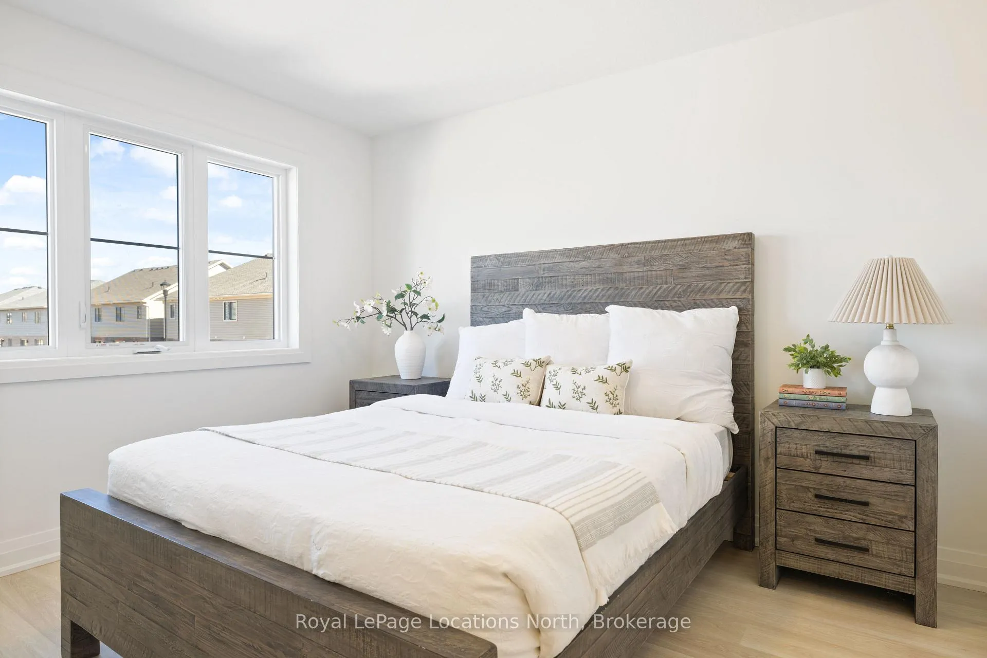 Photo 26 of 28 Swain Crescent, Collingwood — HOMEH