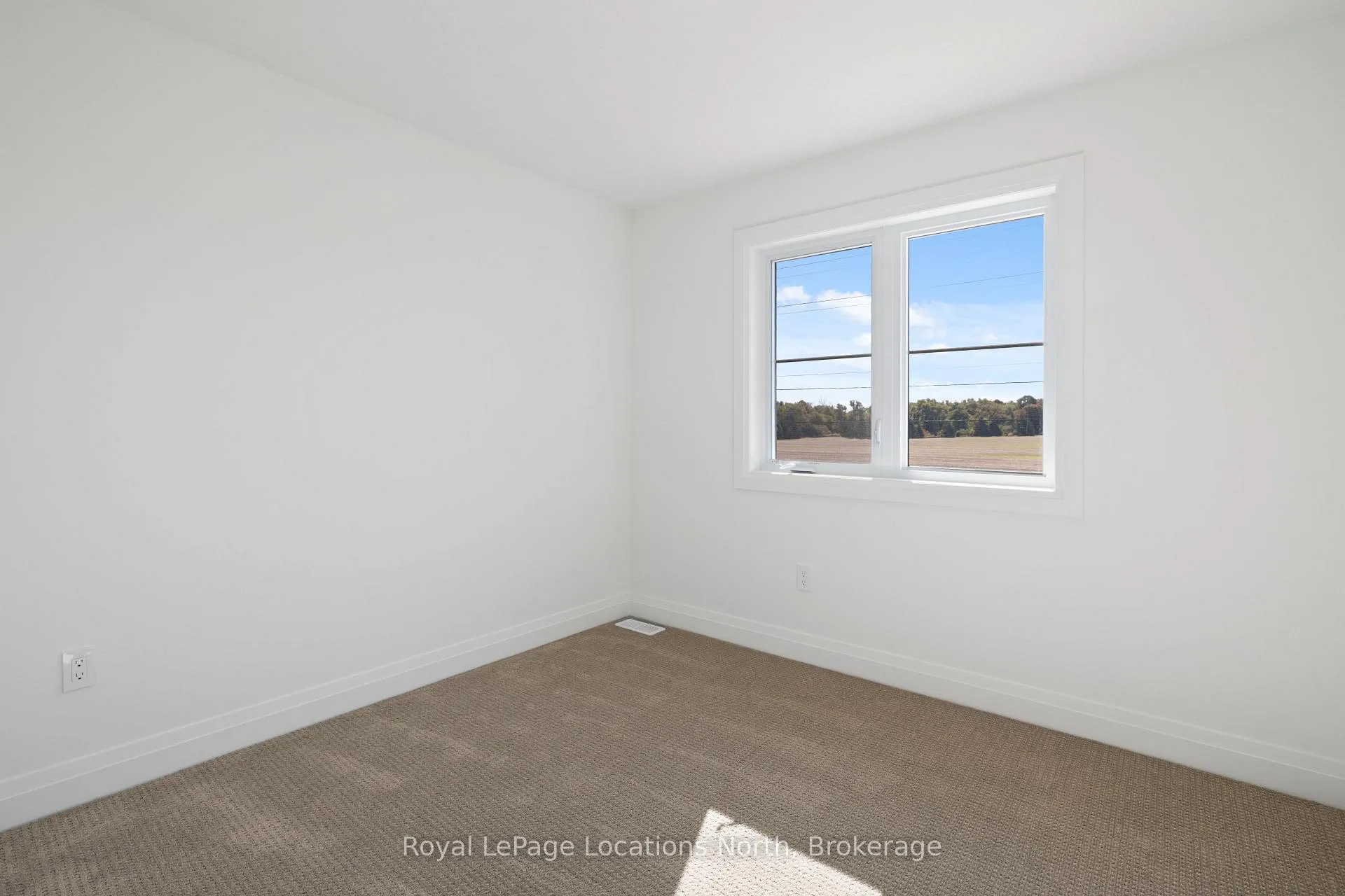 Photo 36 of 28 Swain Crescent, Collingwood — HOMEH