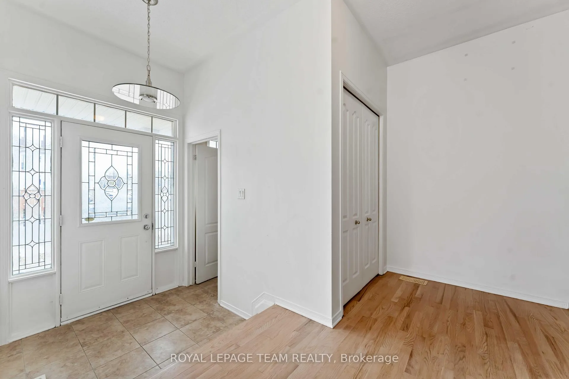 Photo 5 of 136 Calaveras Avenue, Ottawa, Barrhaven - Longfields — HOMEH