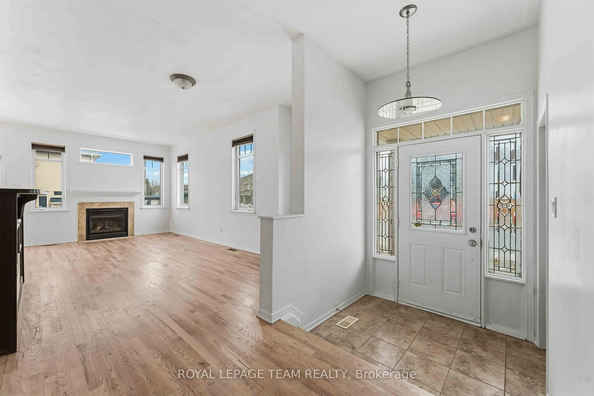 Photo 6 of 136 Calaveras Avenue, Ottawa, Barrhaven - Longfields — HOMEH
