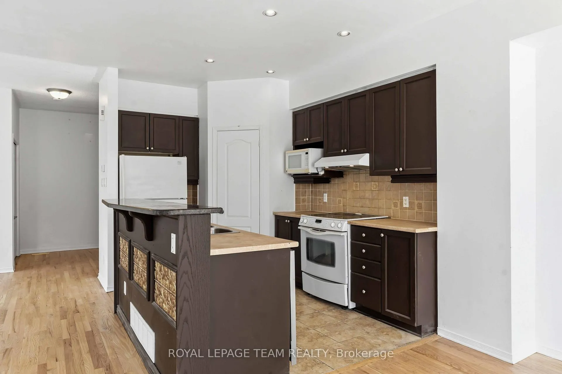 Photo 9 of 136 Calaveras Avenue, Ottawa, Barrhaven - Longfields — HOMEH