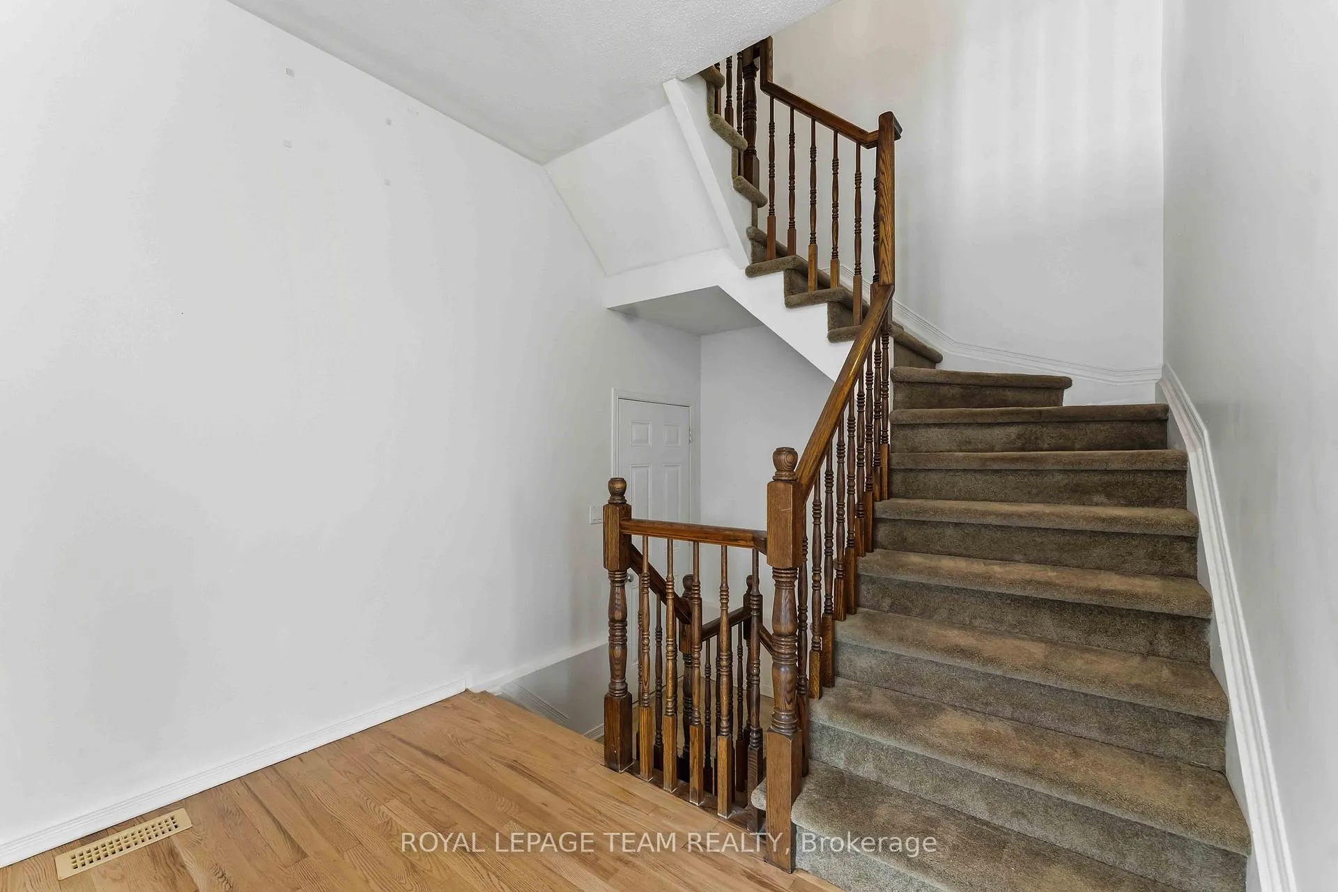 Photo 12 of 136 Calaveras Avenue, Ottawa, Barrhaven - Longfields — HOMEH