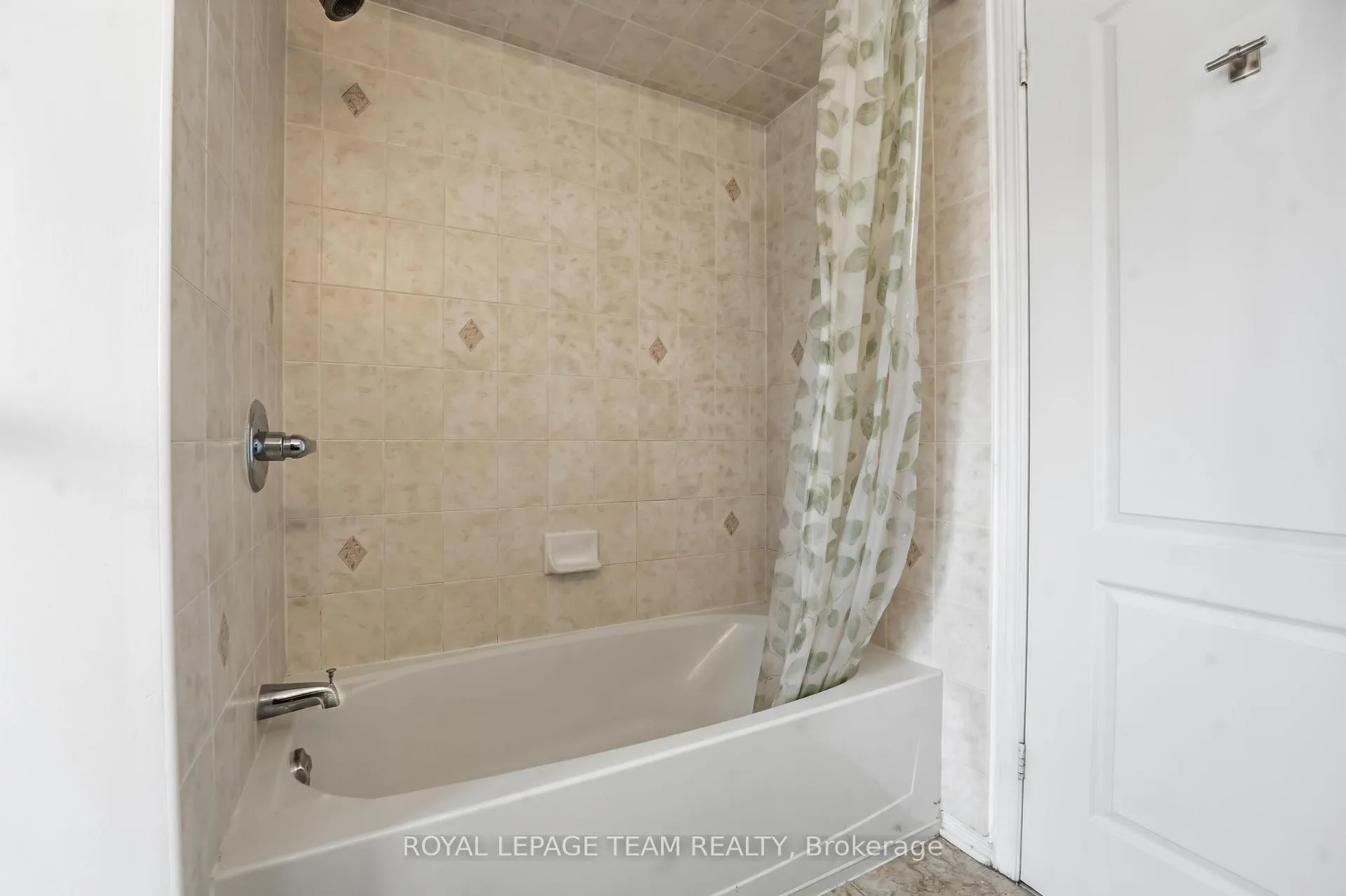 Photo 19 of 136 Calaveras Avenue, Ottawa, Barrhaven - Longfields — HOMEH