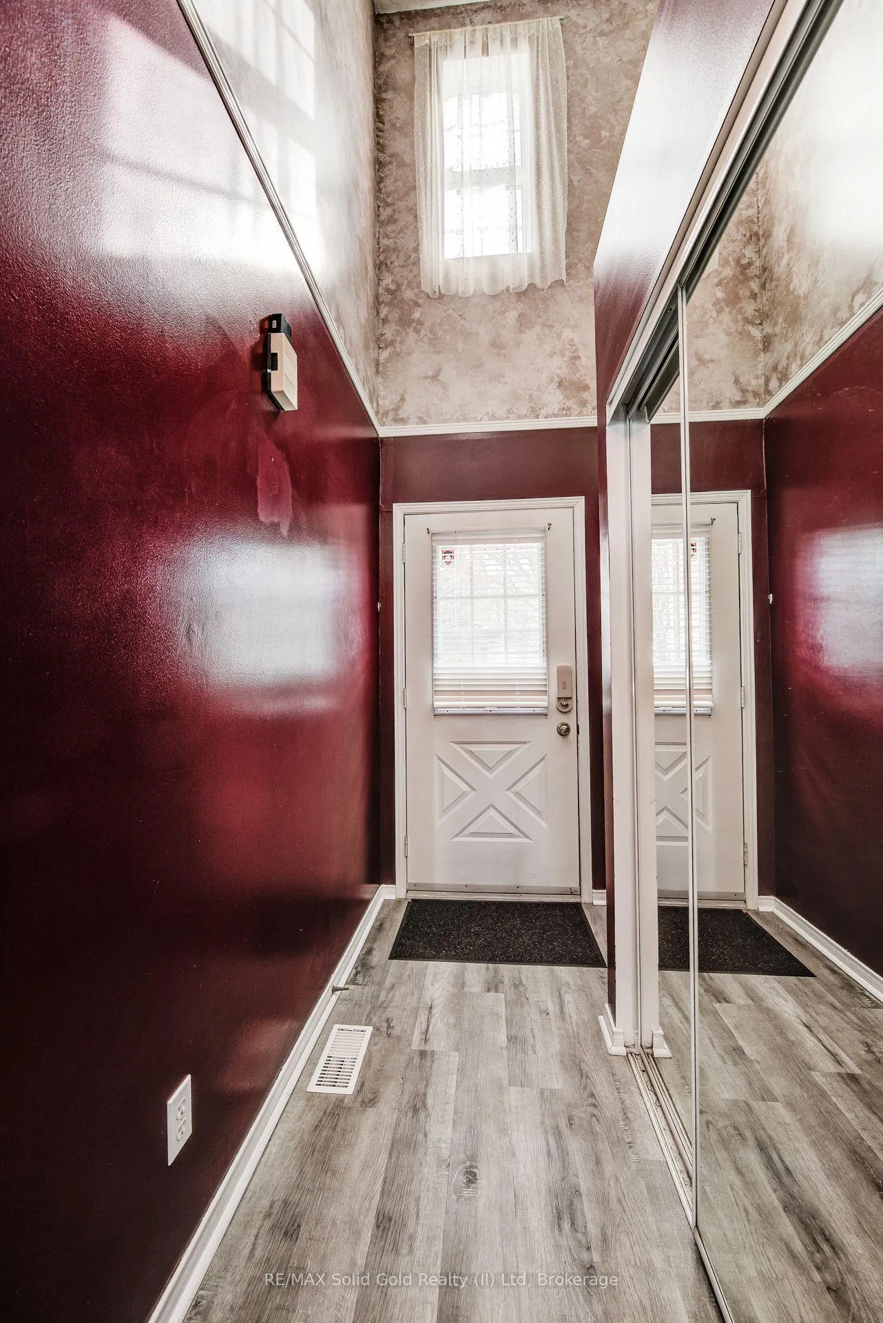 Photo 6 of 90 Mooregate Crescent, Kitchener, Victoria Hills — HOMEH