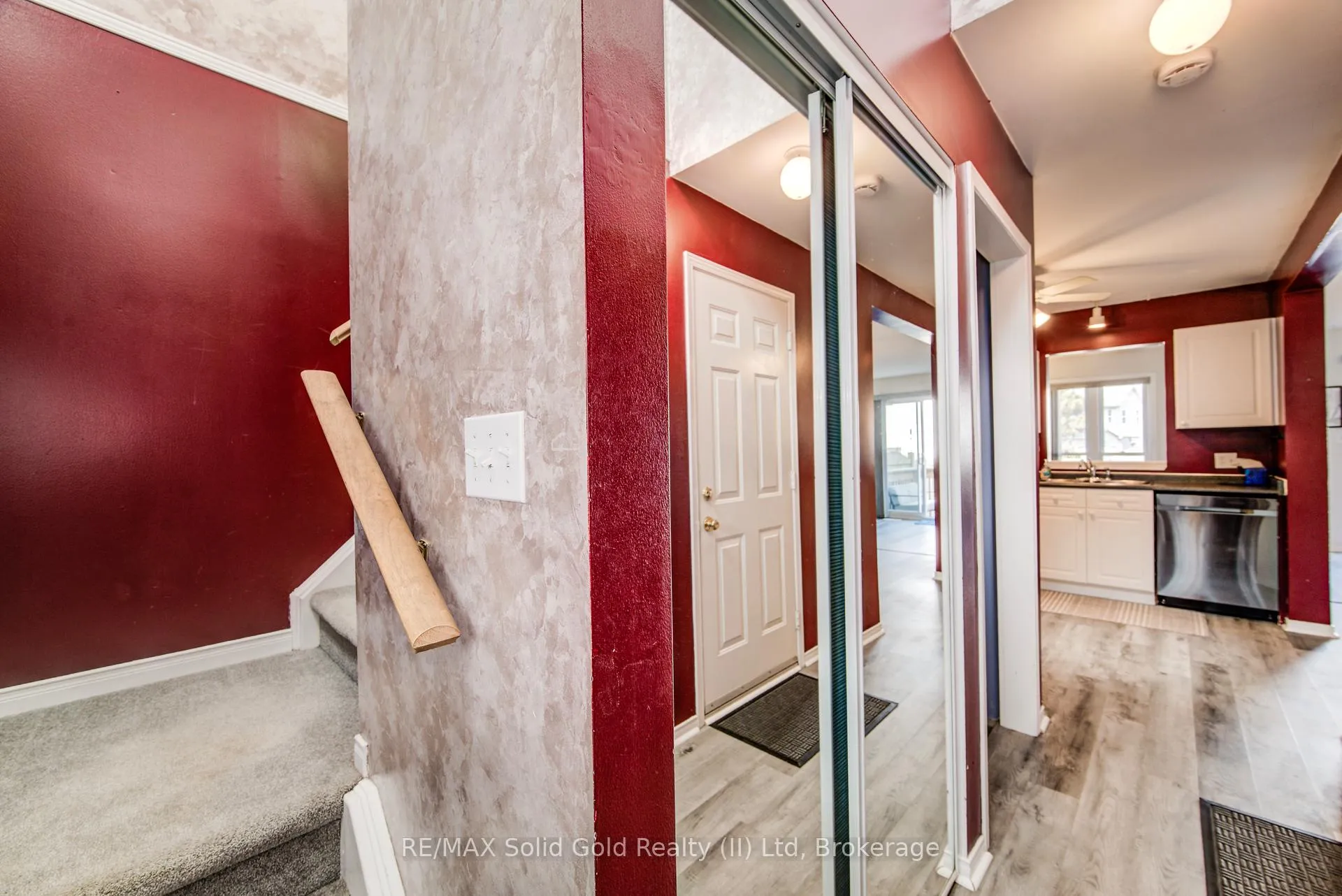 Photo 7 of 90 Mooregate Crescent, Kitchener, Victoria Hills — HOMEH