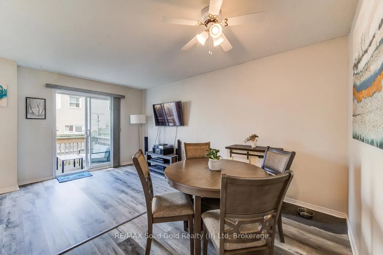 Photo 13 of 90 Mooregate Crescent, Kitchener, Victoria Hills — HOMEH