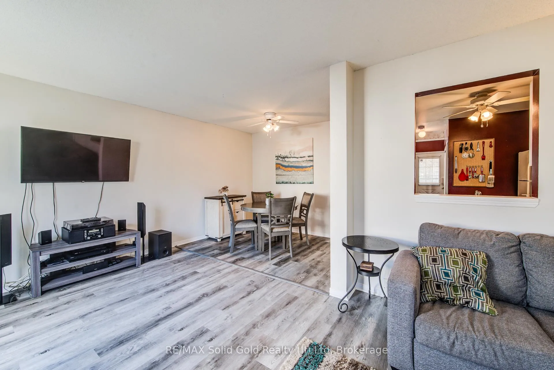 Photo 19 of 90 Mooregate Crescent, Kitchener, Victoria Hills — HOMEH