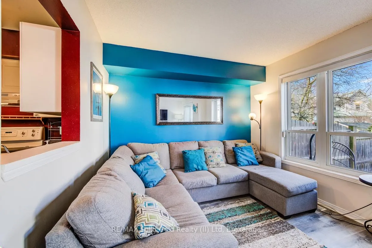 Photo 20 of 90 Mooregate Crescent, Kitchener, Victoria Hills — HOMEH
