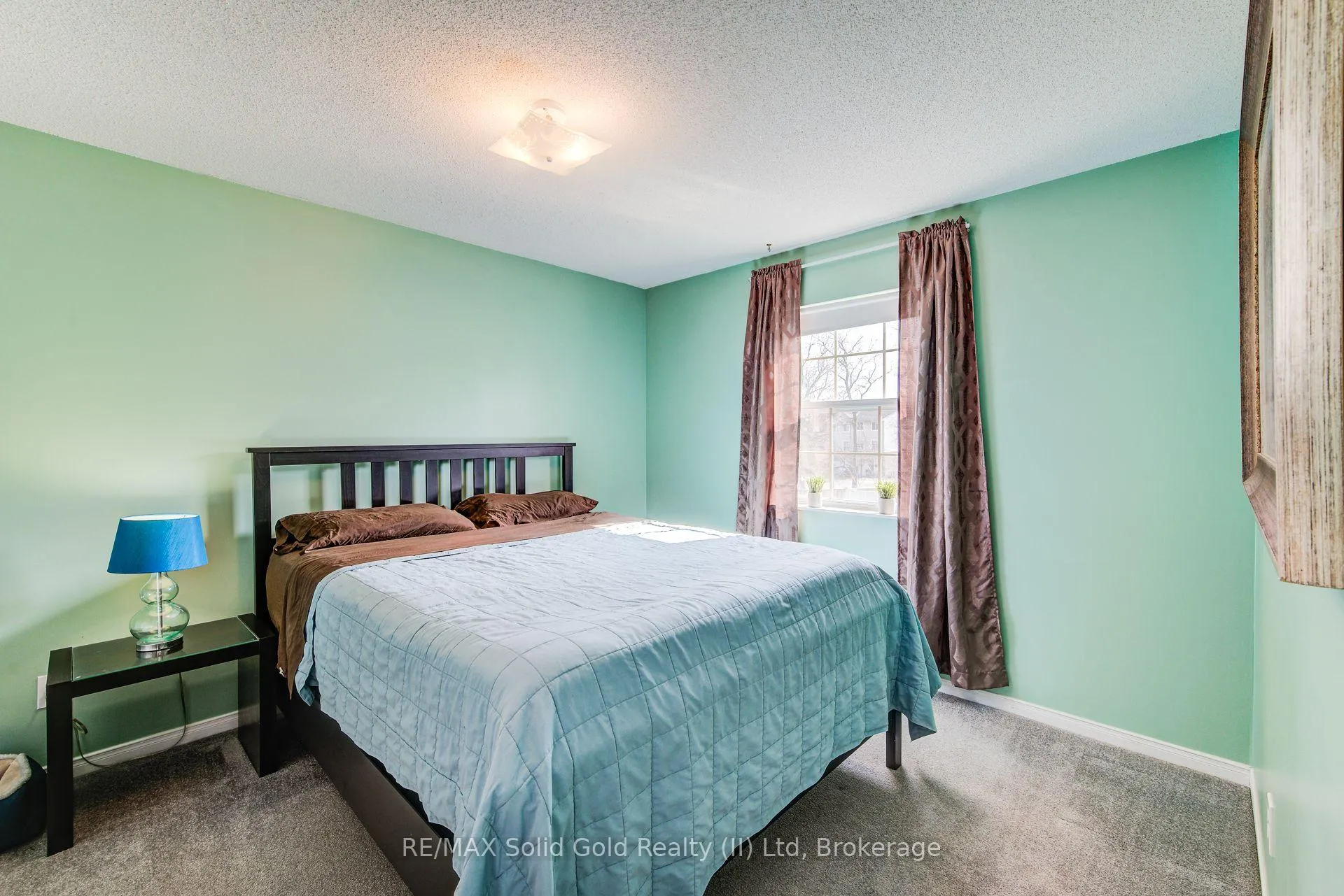 Photo 23 of 90 Mooregate Crescent, Kitchener, Victoria Hills — HOMEH