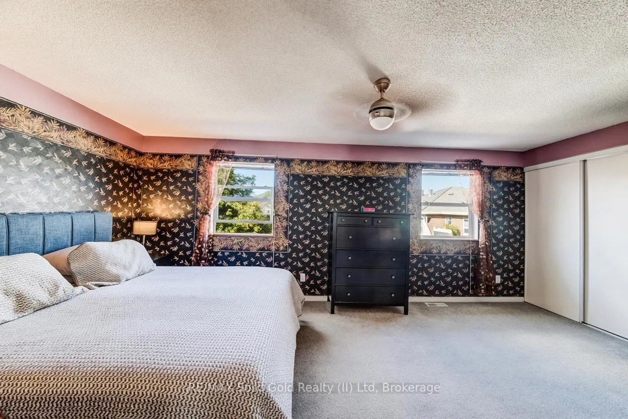 Photo 27 of 90 Mooregate Crescent, Kitchener, Victoria Hills — HOMEH