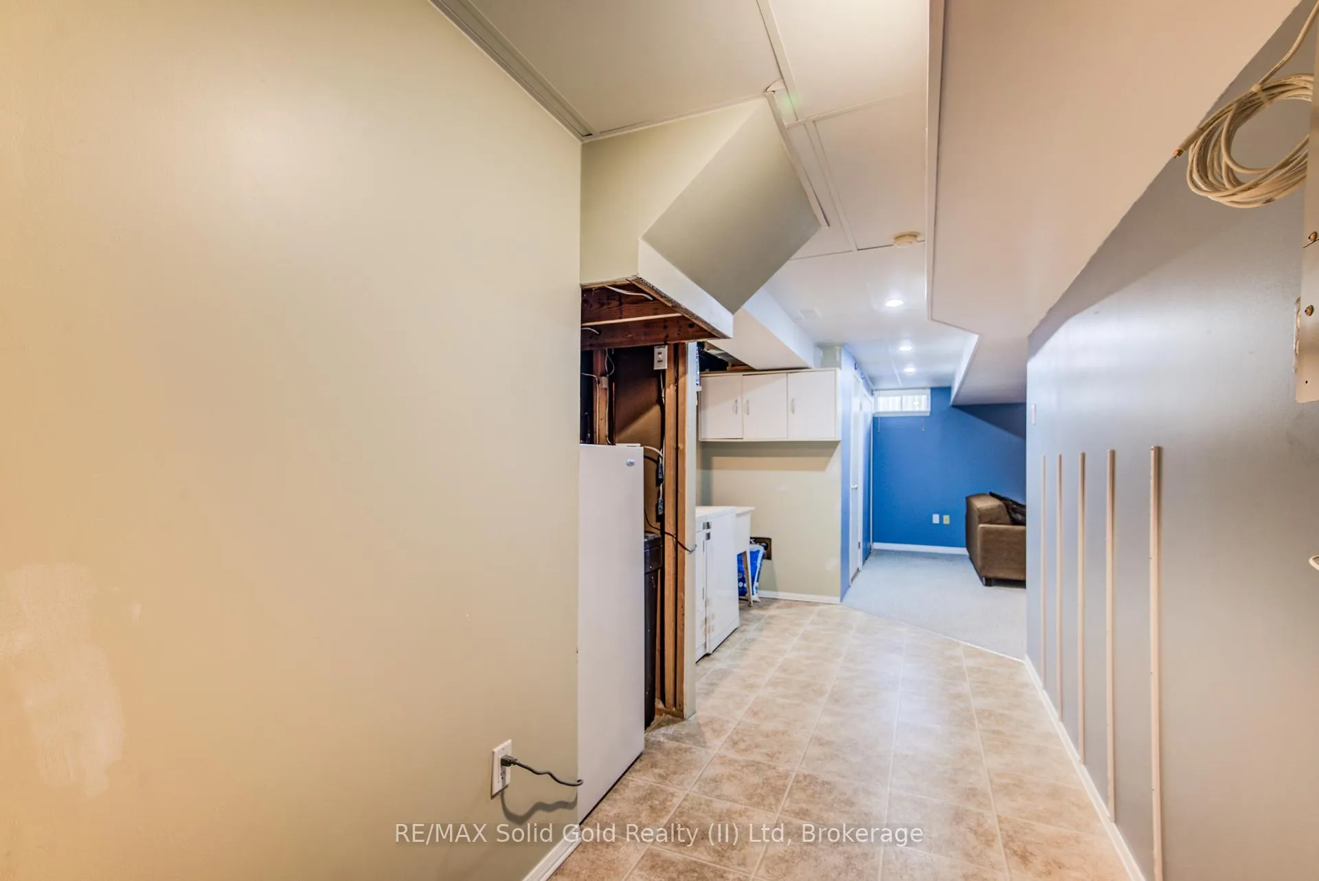 Photo 30 of 90 Mooregate Crescent, Kitchener, Victoria Hills — HOMEH