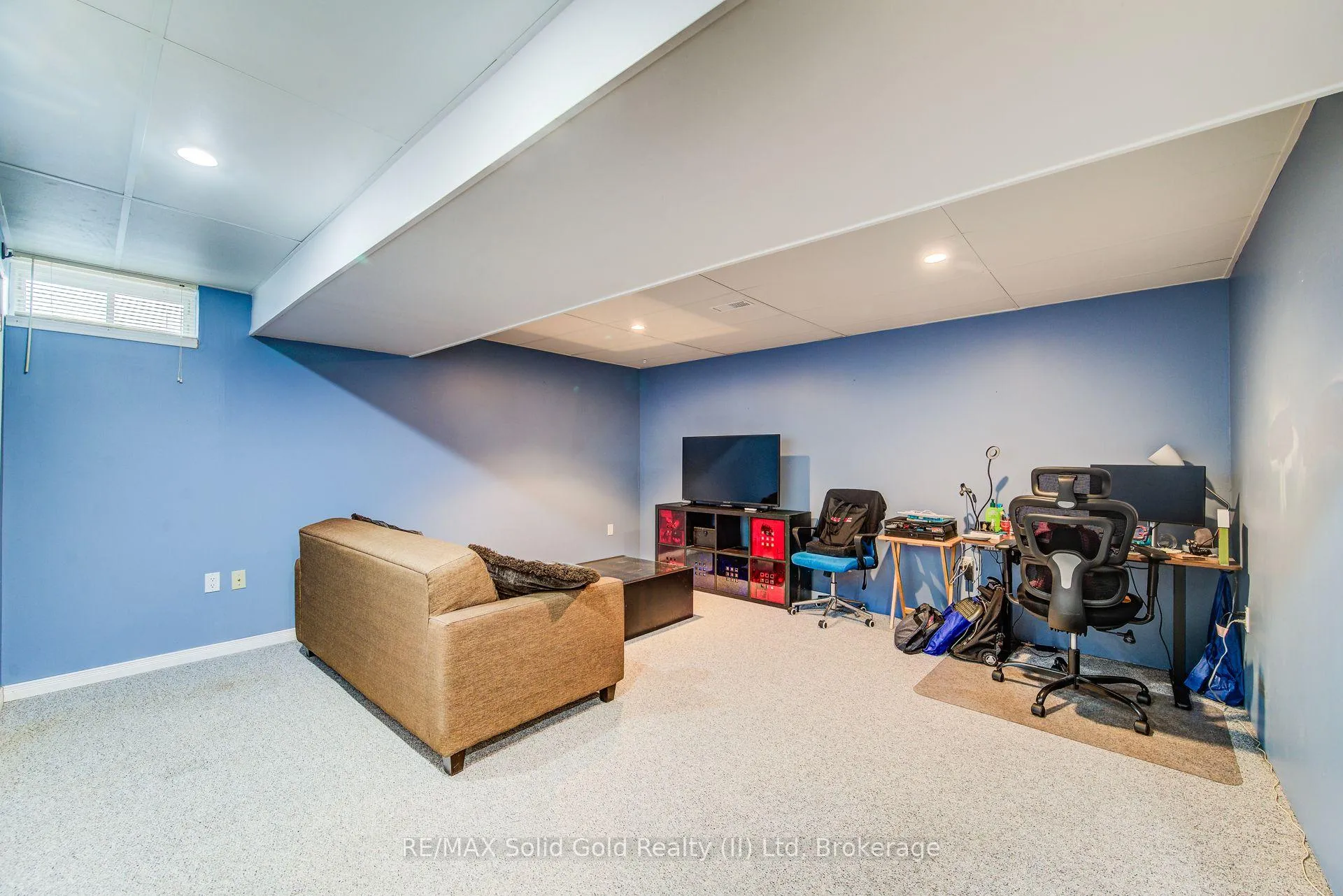 Photo 32 of 90 Mooregate Crescent, Kitchener, Victoria Hills — HOMEH