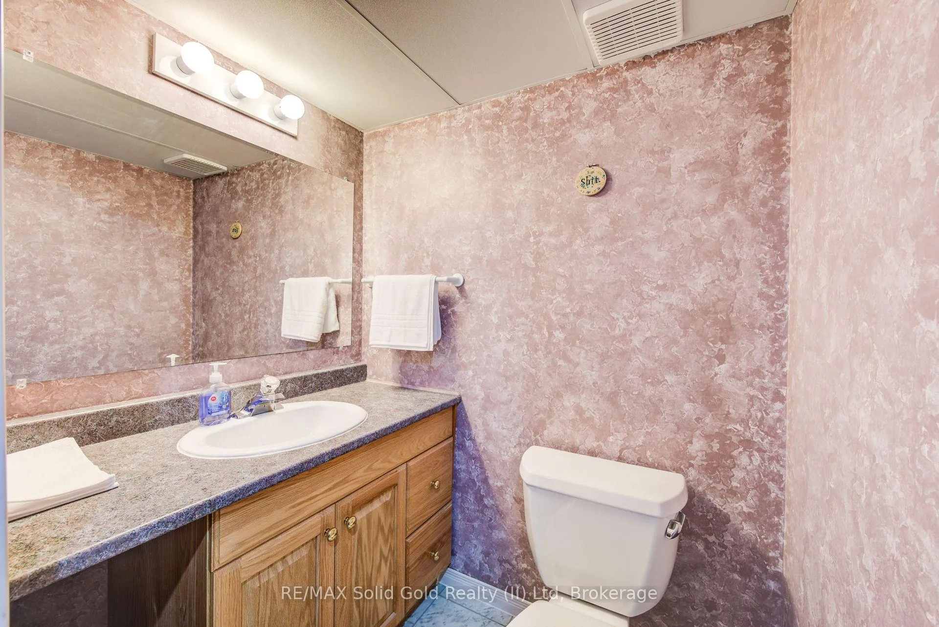 Photo 35 of 90 Mooregate Crescent, Kitchener, Victoria Hills — HOMEH