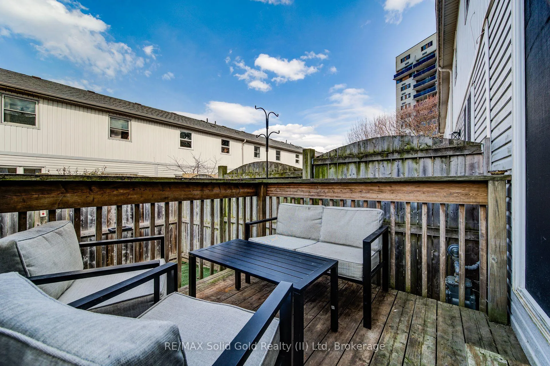 Photo 37 of 90 Mooregate Crescent, Kitchener, Victoria Hills — HOMEH