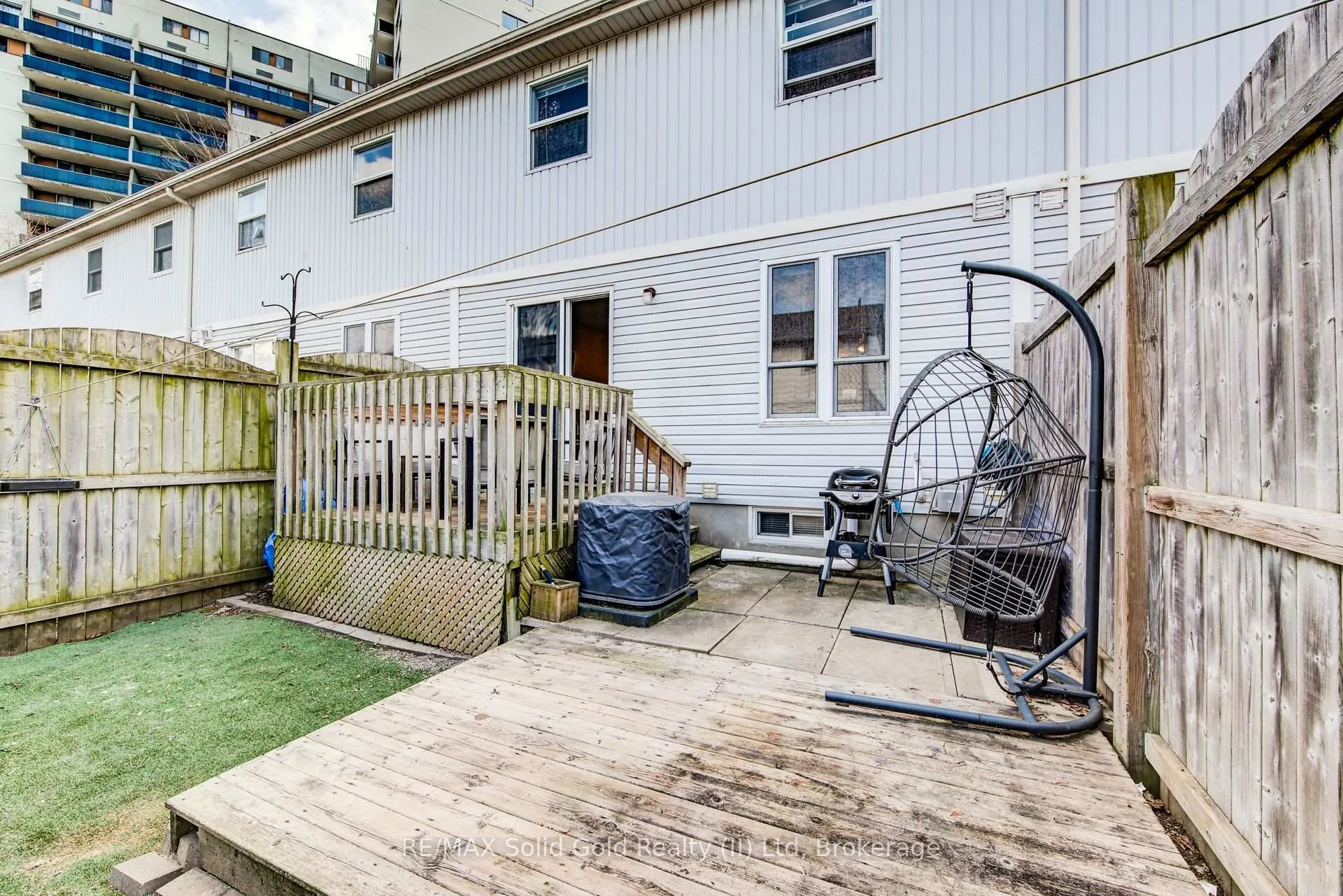 Photo 39 of 90 Mooregate Crescent, Kitchener, Victoria Hills — HOMEH