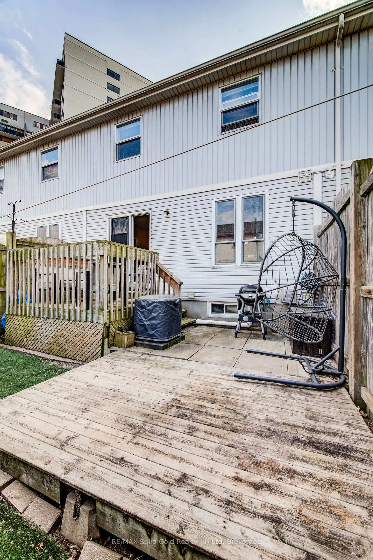 Photo 40 of 90 Mooregate Crescent, Kitchener, Victoria Hills — HOMEH