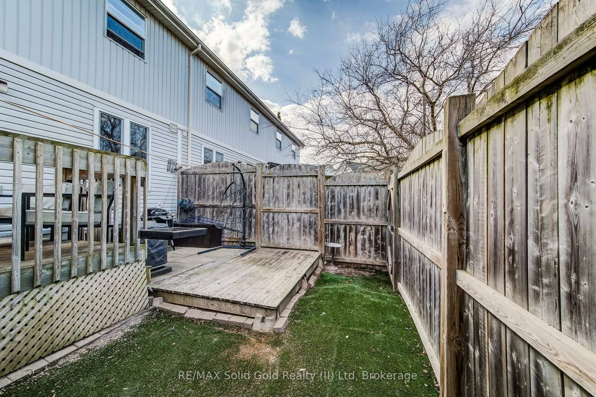 Photo 42 of 90 Mooregate Crescent, Kitchener, Victoria Hills — HOMEH