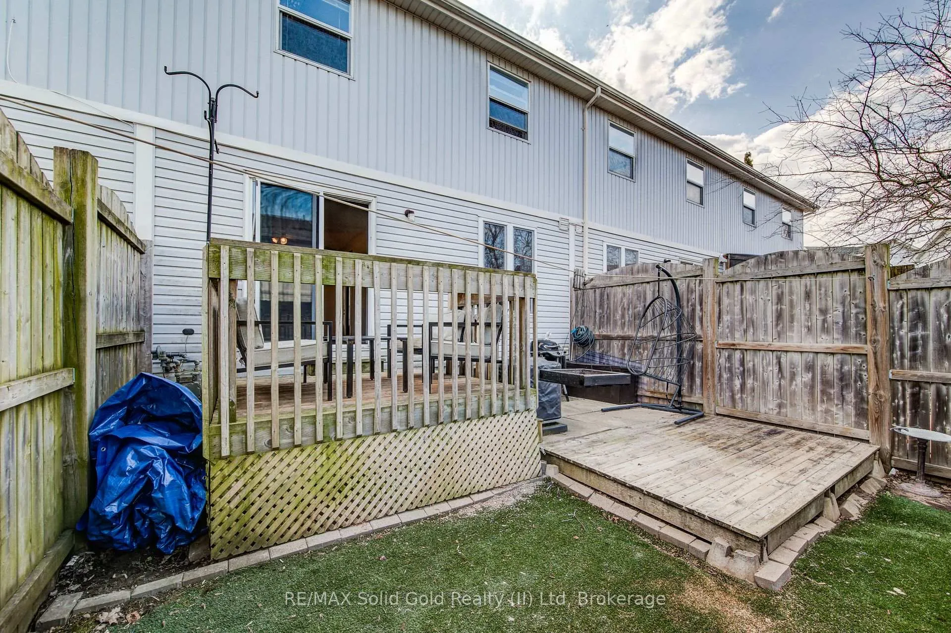 Photo 43 of 90 Mooregate Crescent, Kitchener, Victoria Hills — HOMEH