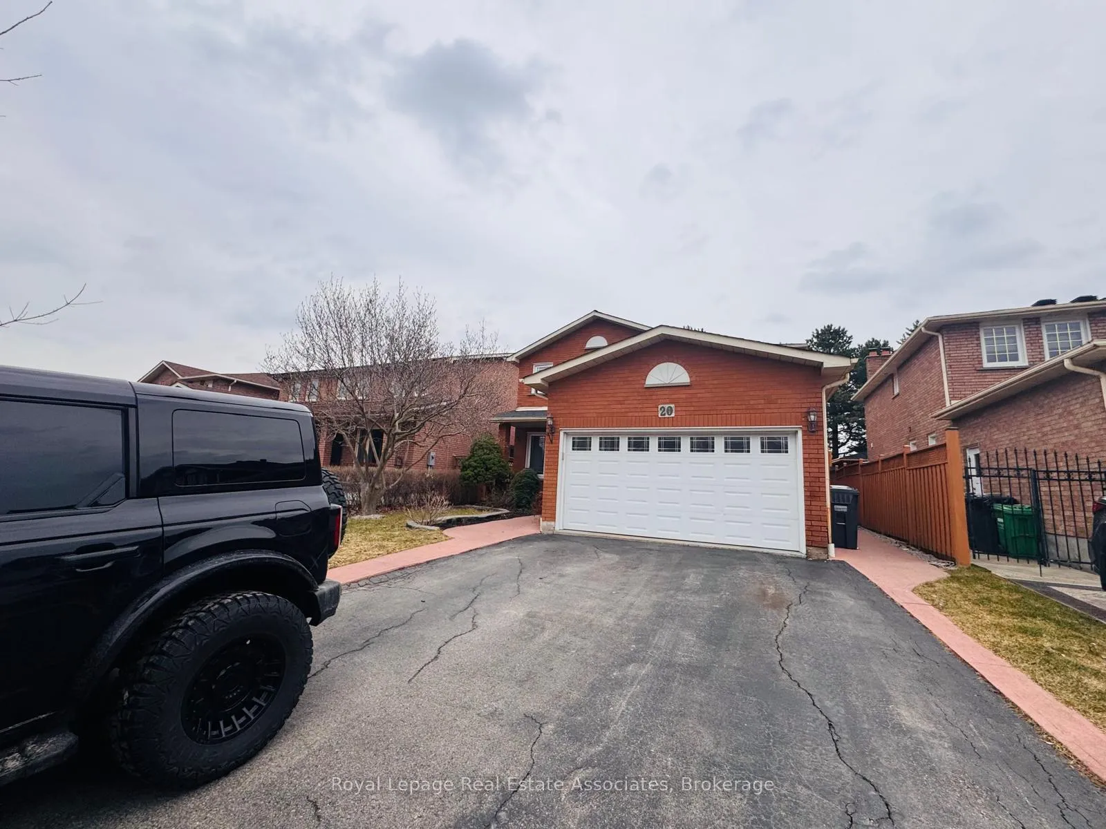 Photo 2 of Unit LOWER, 20 Inverary Drive, Brampton, Fletcher's Creek South — HOMEH
