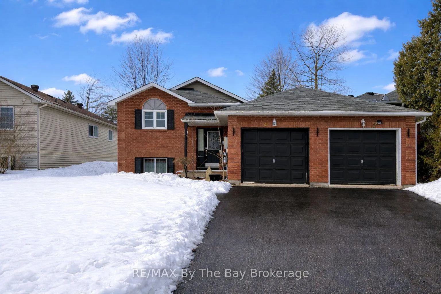 Photo 1 of 4 Donald Crescent, Wasaga Beach — HOMEH