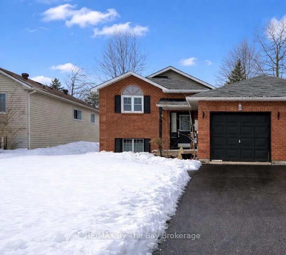 Photo 4 of 4 Donald Crescent, Wasaga Beach — HOMEH