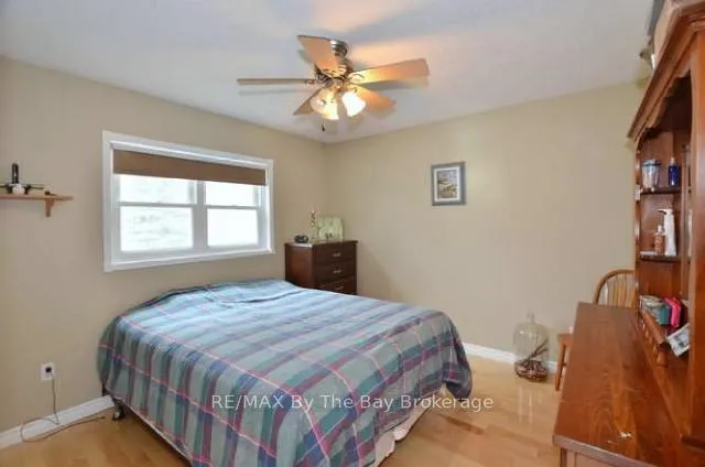 Photo 7 of 4 Donald Crescent, Wasaga Beach — HOMEH