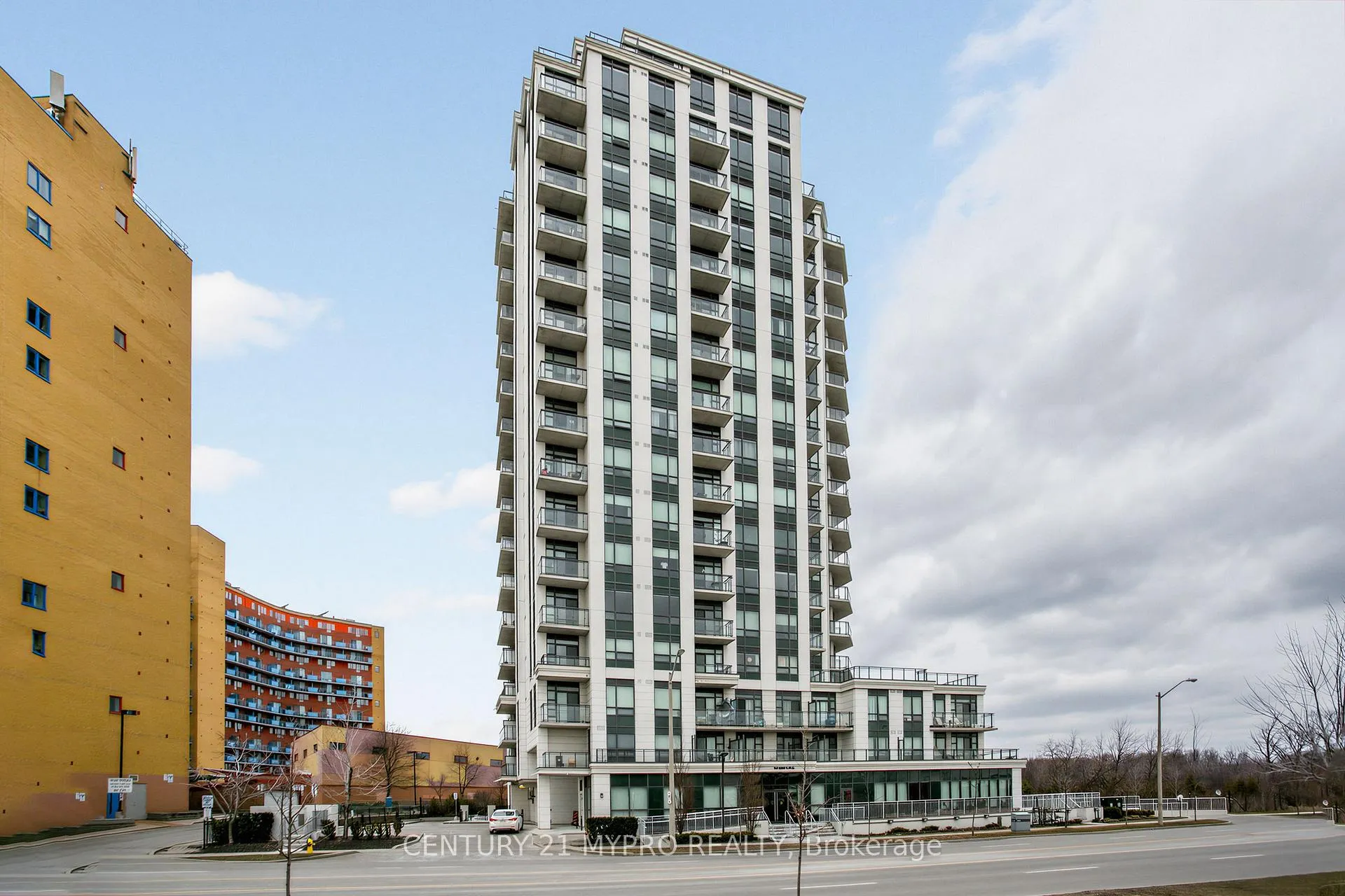Photo 2 of Unit 605, 840 Queens Plate Drive, Etobicoke, West Humber-Clairville — HOMEH