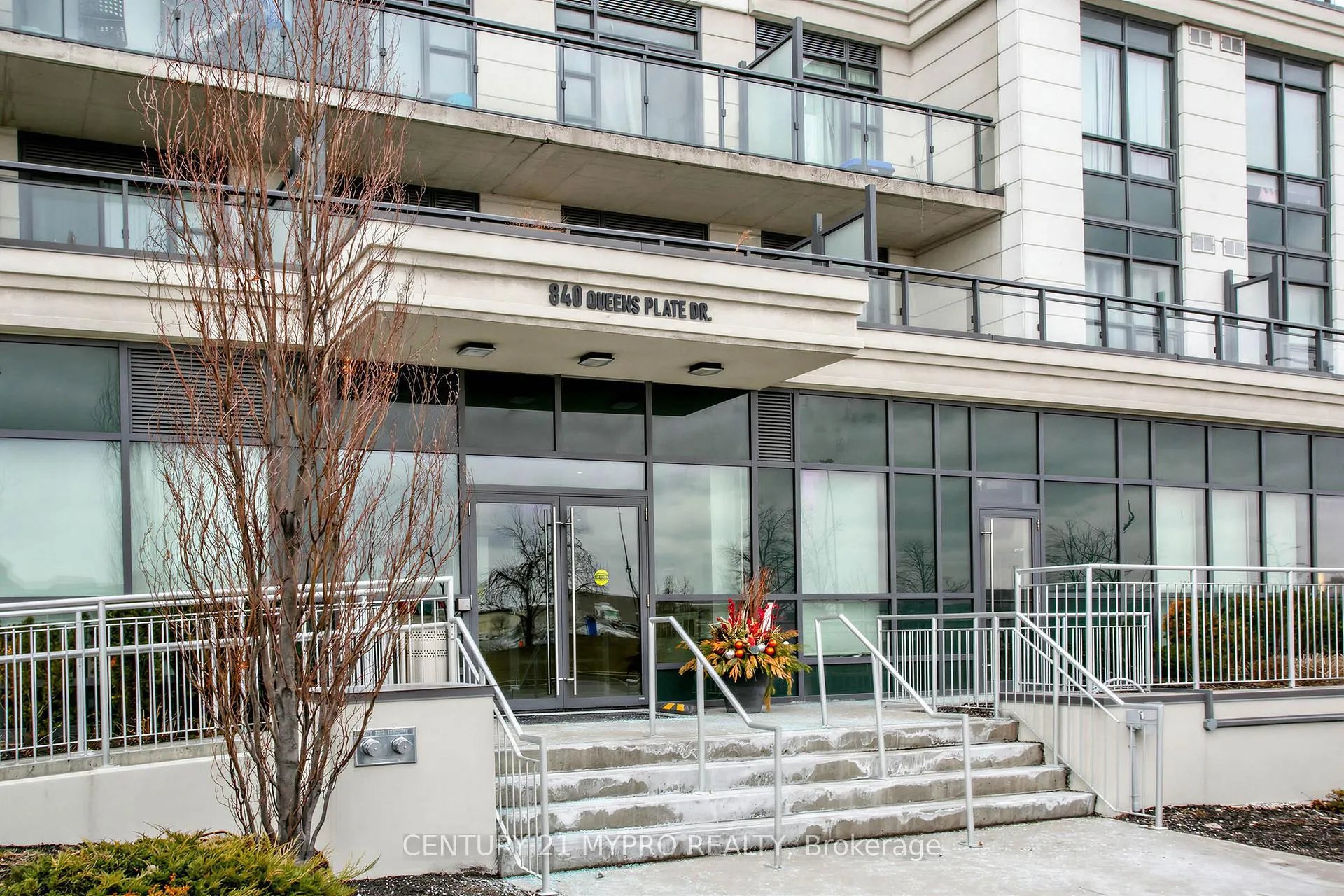 Photo 3 of Unit 605, 840 Queens Plate Drive, Etobicoke, West Humber-Clairville — HOMEH