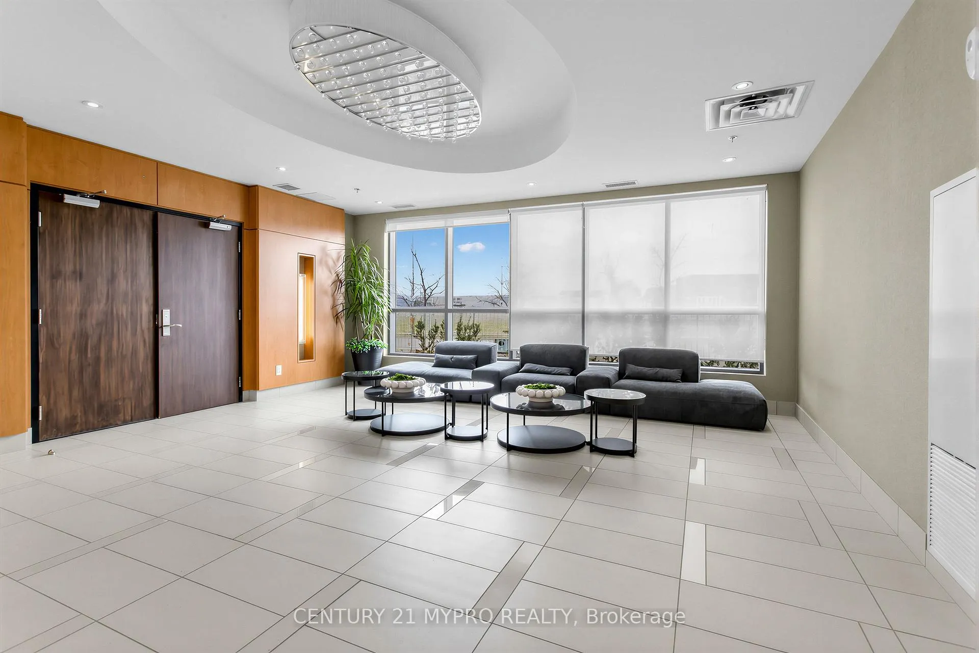 Photo 5 of Unit 605, 840 Queens Plate Drive, Etobicoke, West Humber-Clairville — HOMEH
