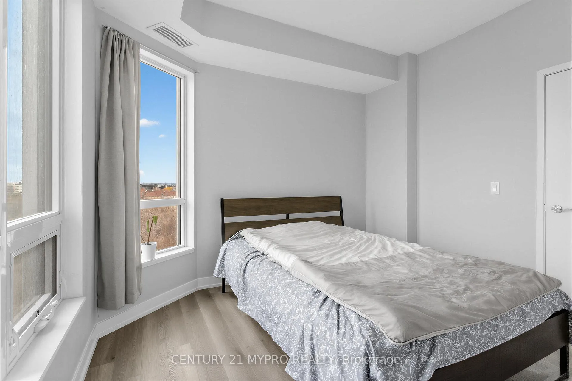Photo 18 of Unit 605, 840 Queens Plate Drive, Etobicoke, West Humber-Clairville — HOMEH