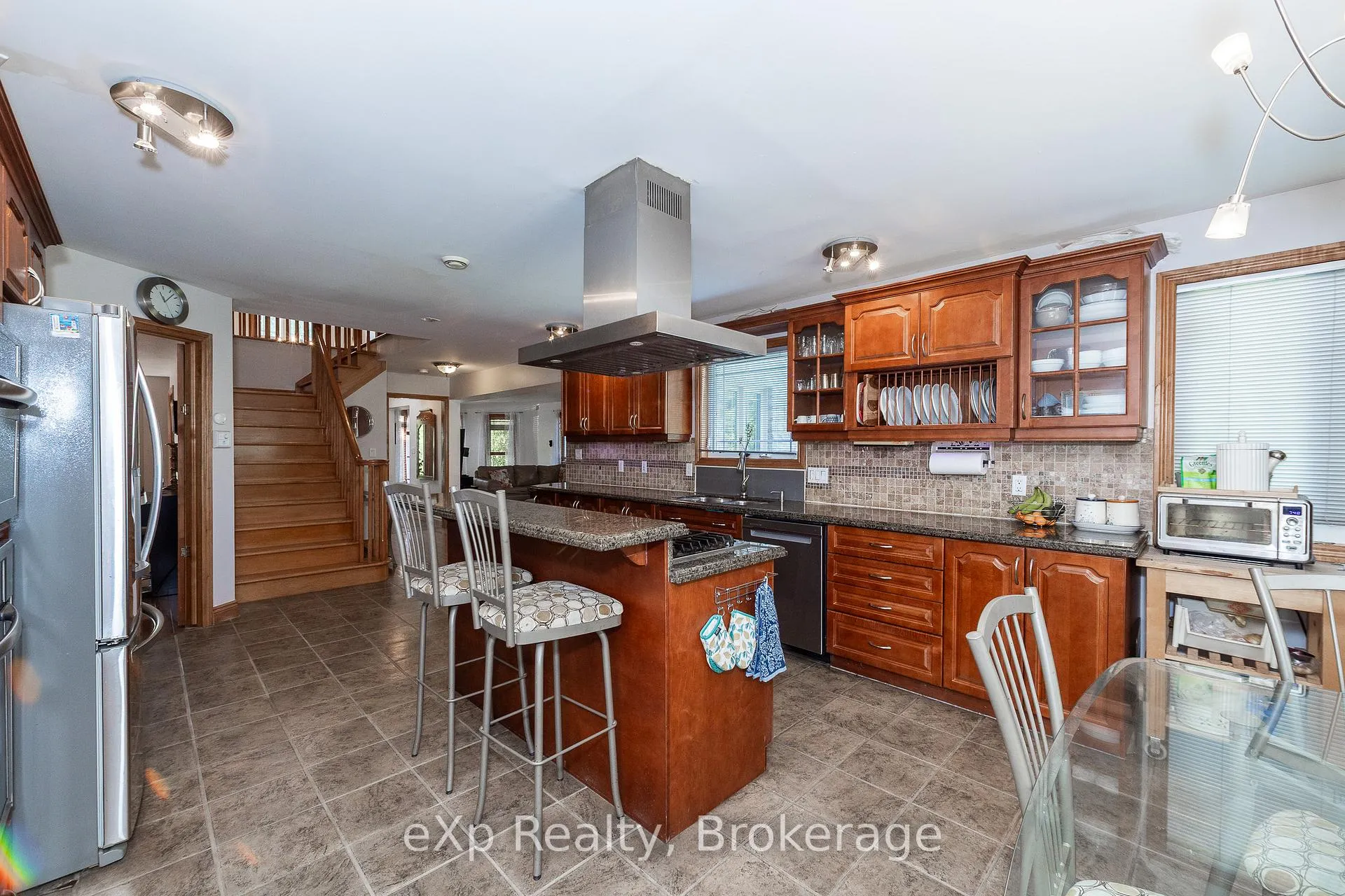 Photo 10 of 910 26th Street E, Owen Sound — HOMEH
