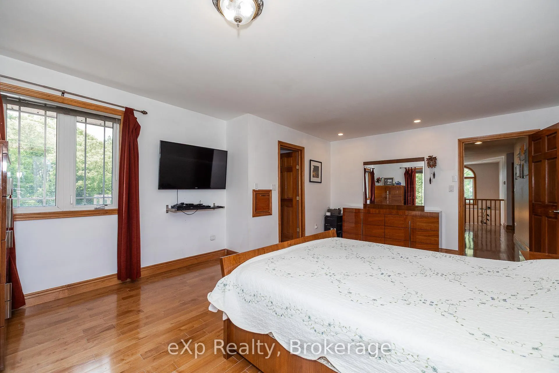 Photo 23 of 910 26th Street E, Owen Sound — HOMEH