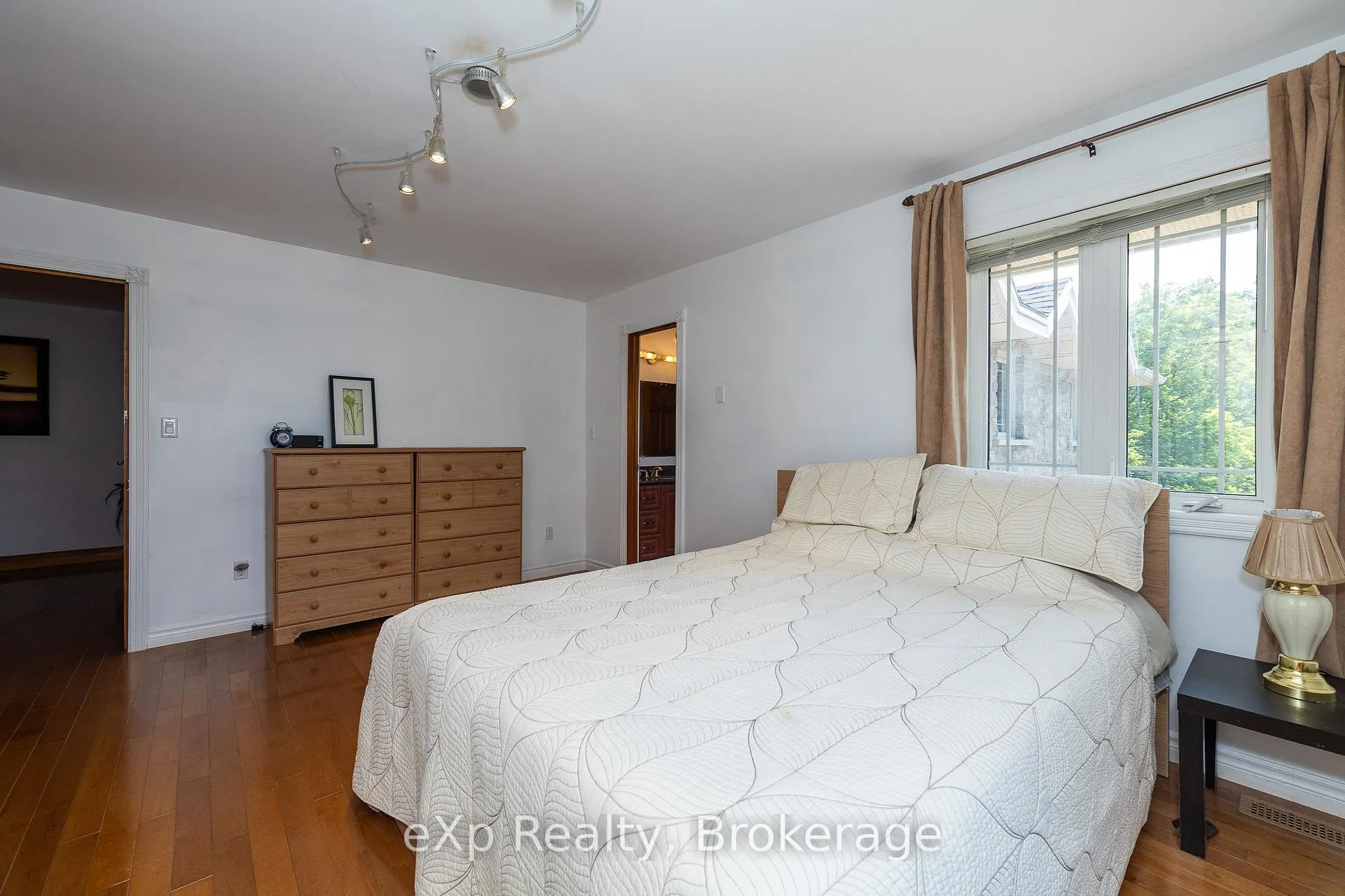 Photo 29 of 910 26th Street E, Owen Sound — HOMEH