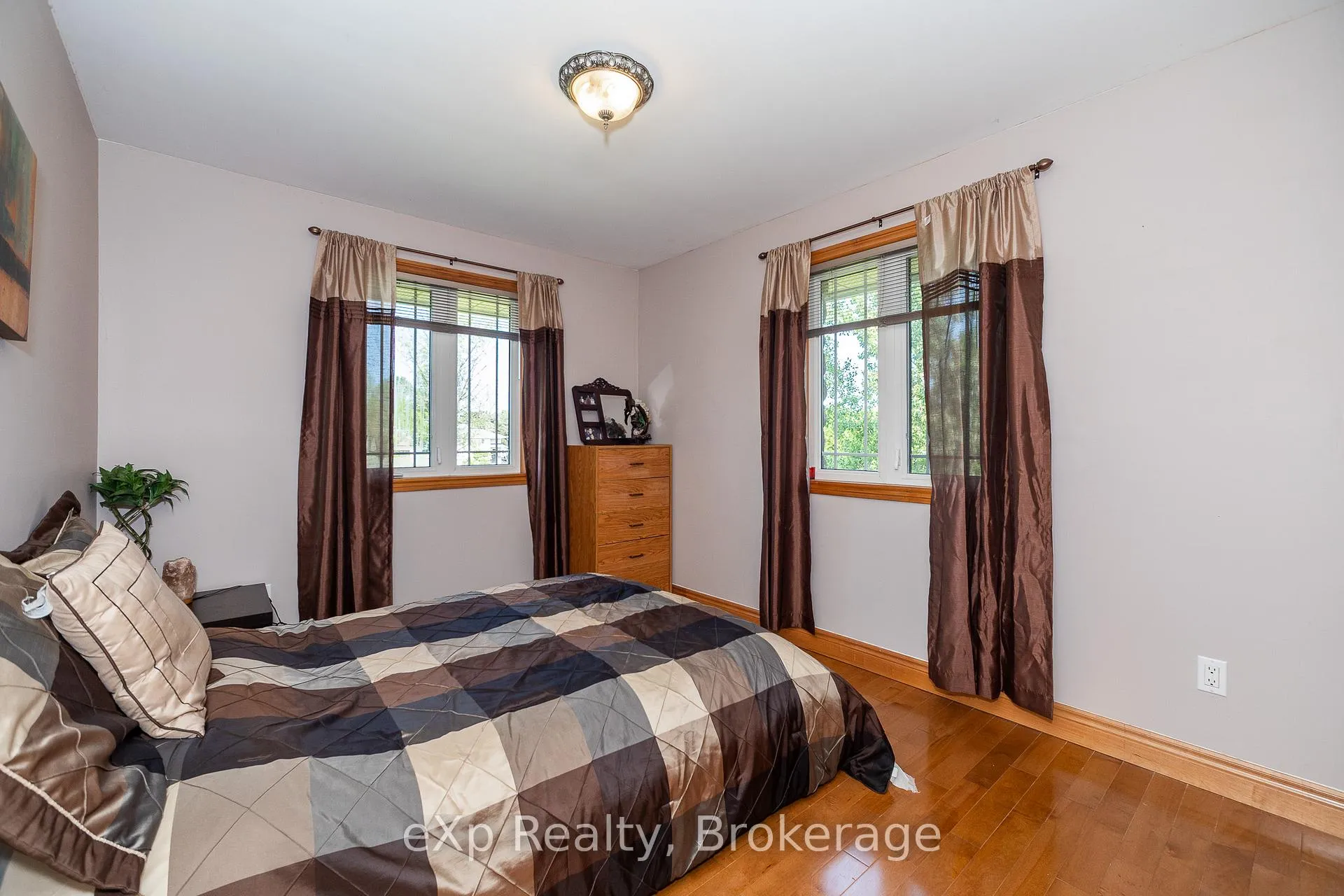 Photo 33 of 910 26th Street E, Owen Sound — HOMEH