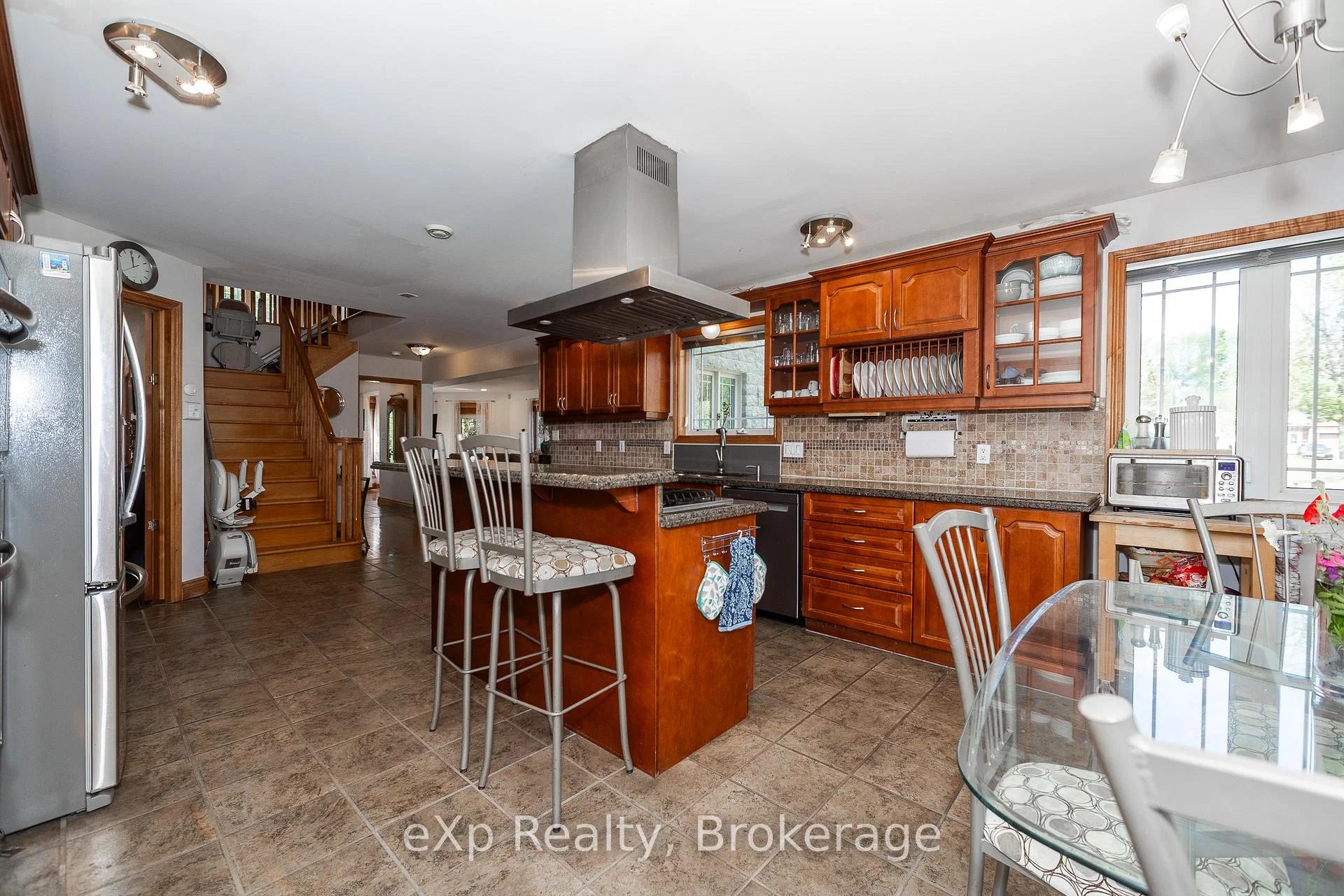 Photo 11 of 910 26th Street E, Owen Sound — HOMEH