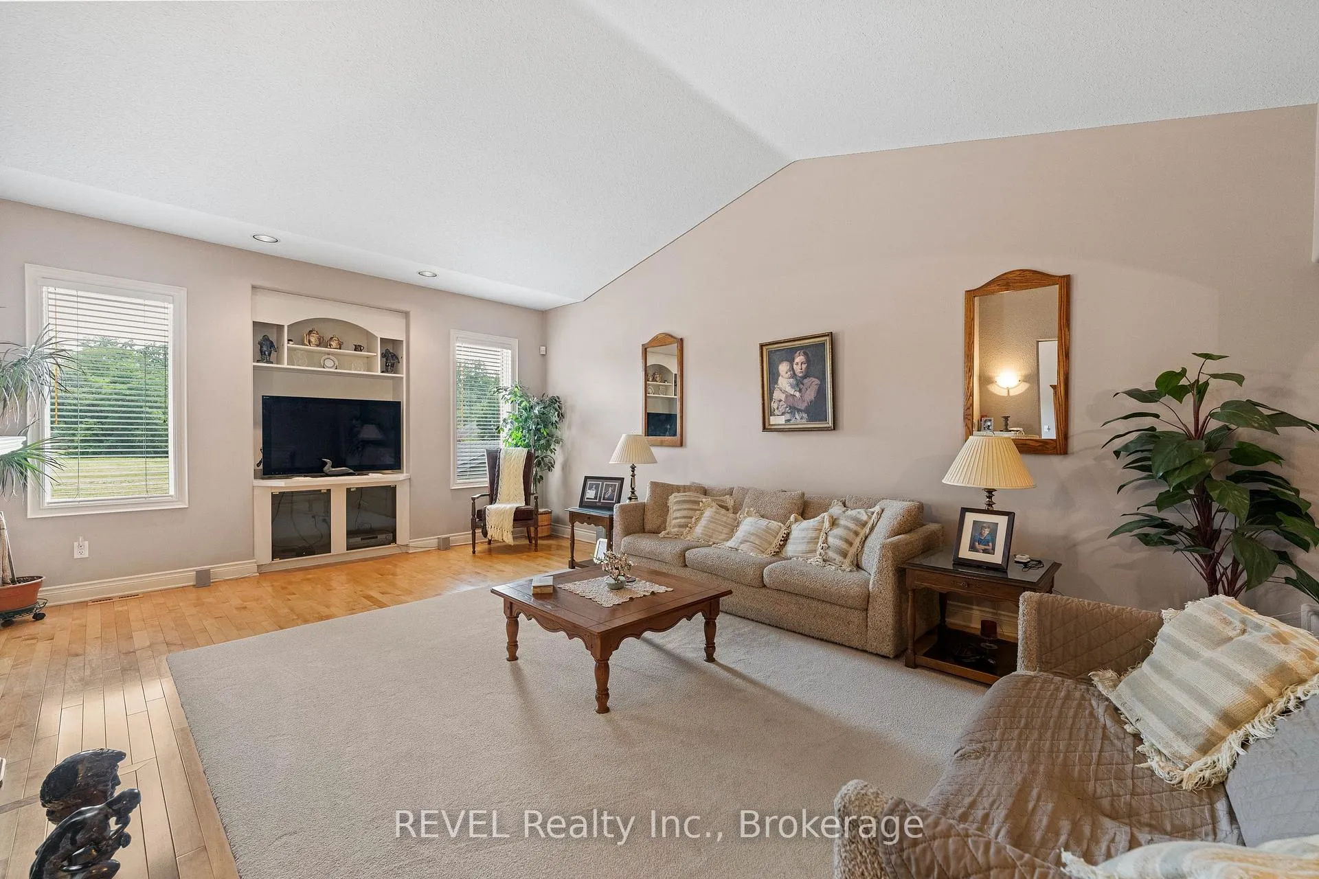Photo 10 of 5 Beechwood Crescent, Pelham, Fonthill — HOMEH