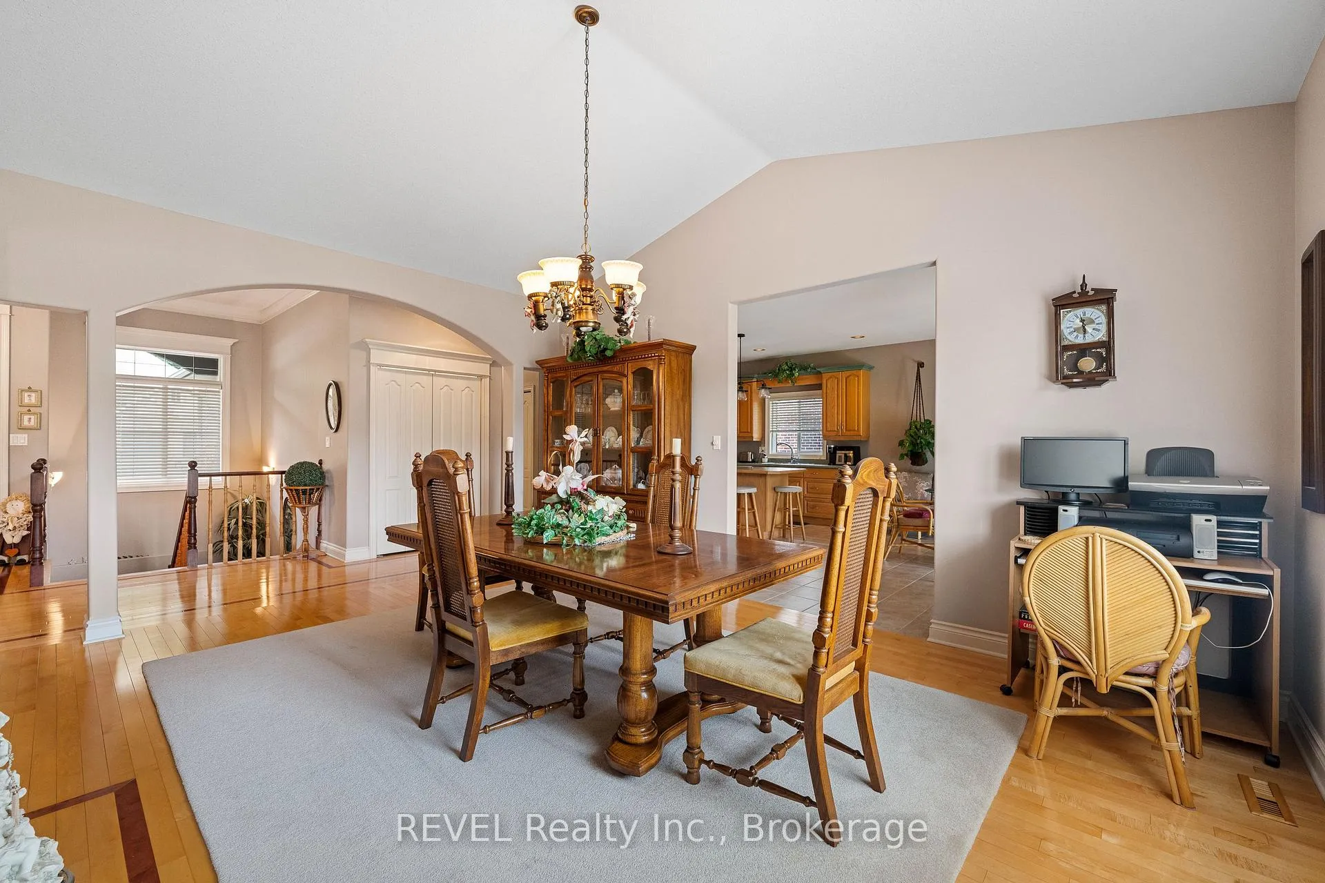 Photo 12 of 5 Beechwood Crescent, Pelham, Fonthill — HOMEH
