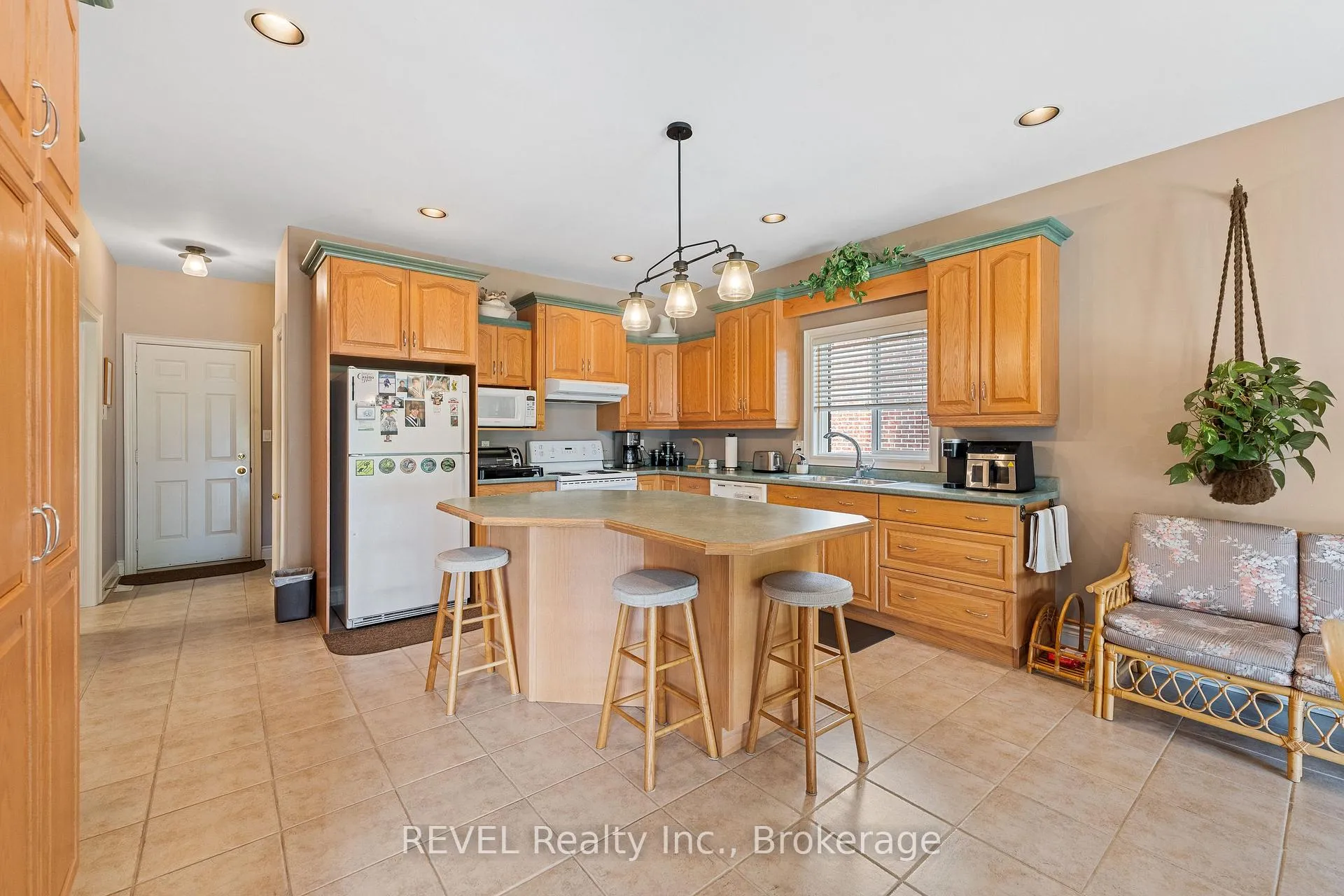 Photo 14 of 5 Beechwood Crescent, Pelham, Fonthill — HOMEH
