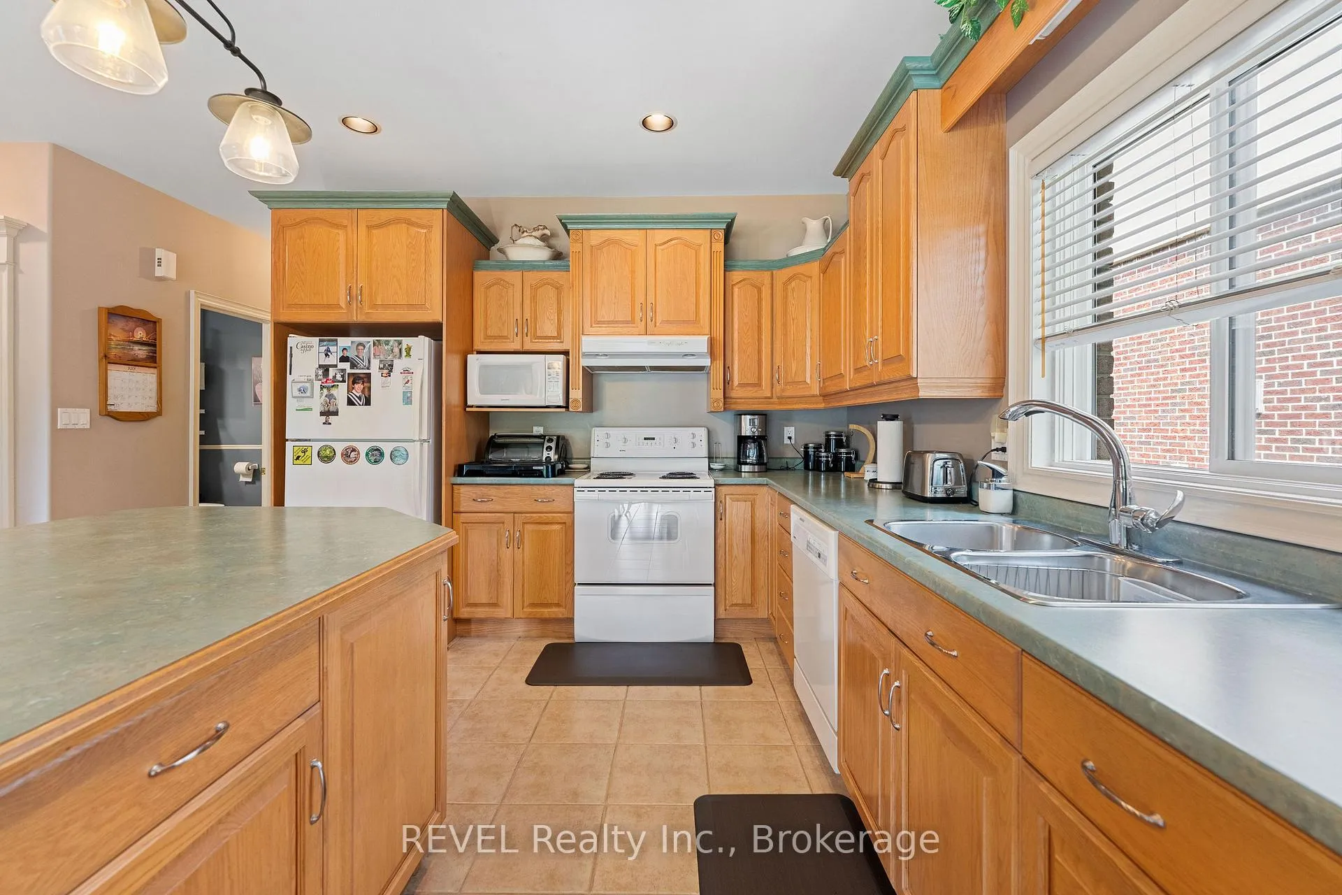 Photo 15 of 5 Beechwood Crescent, Pelham, Fonthill — HOMEH